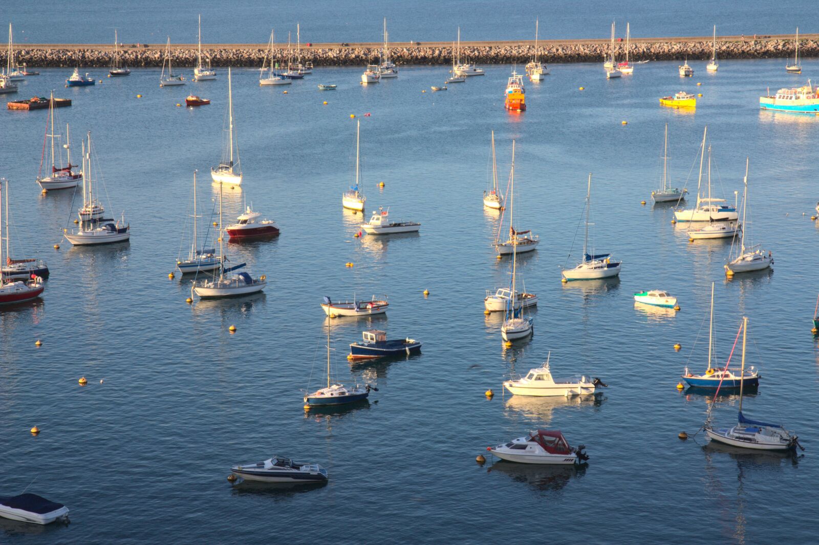 Canon EOS 450D (EOS Rebel XSi / EOS Kiss X2) sample photo. Yacht, harbour, marina photography