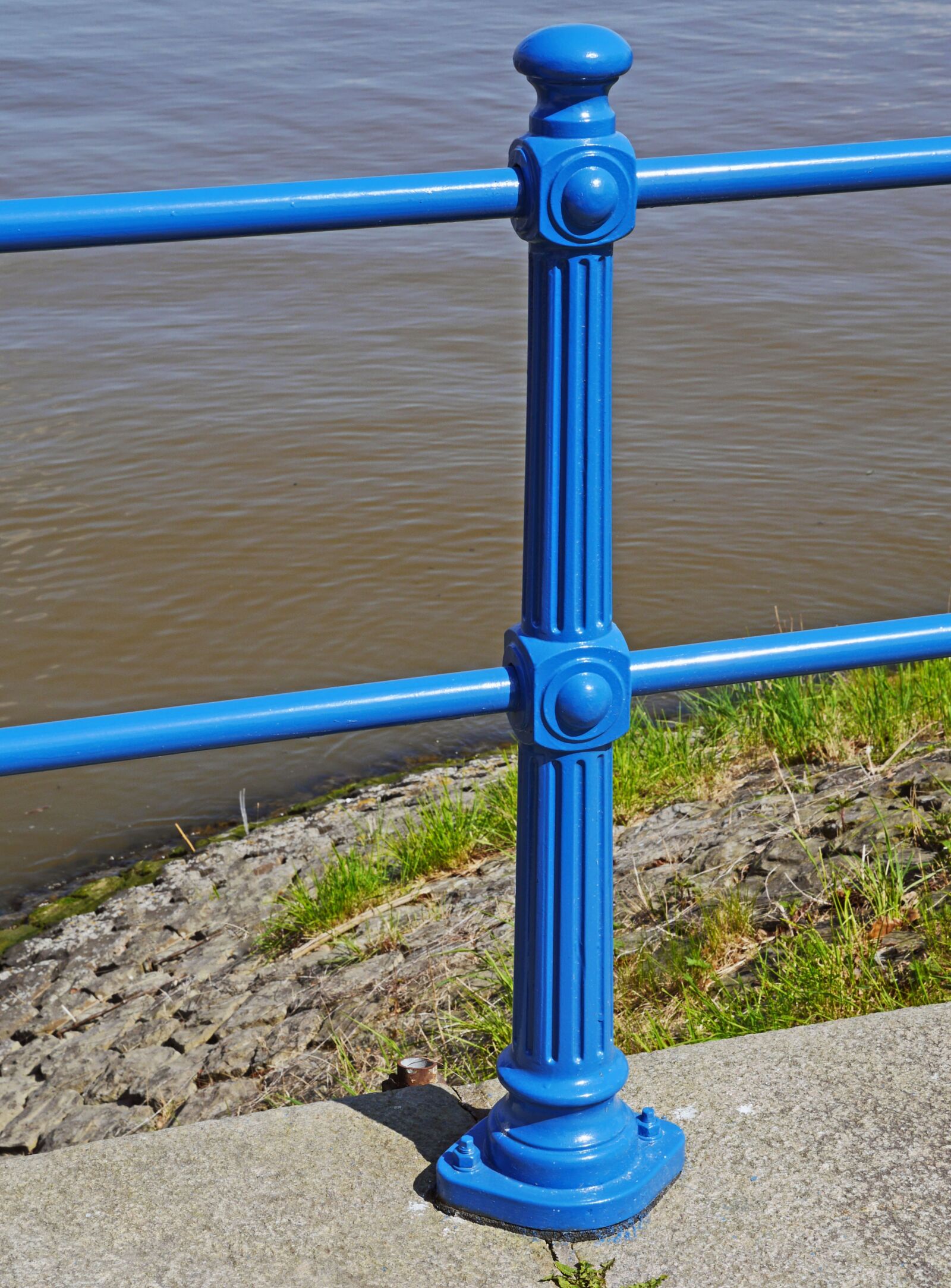 Panasonic Lumix DMC-GH3 sample photo. Old railings, metal, cast photography
