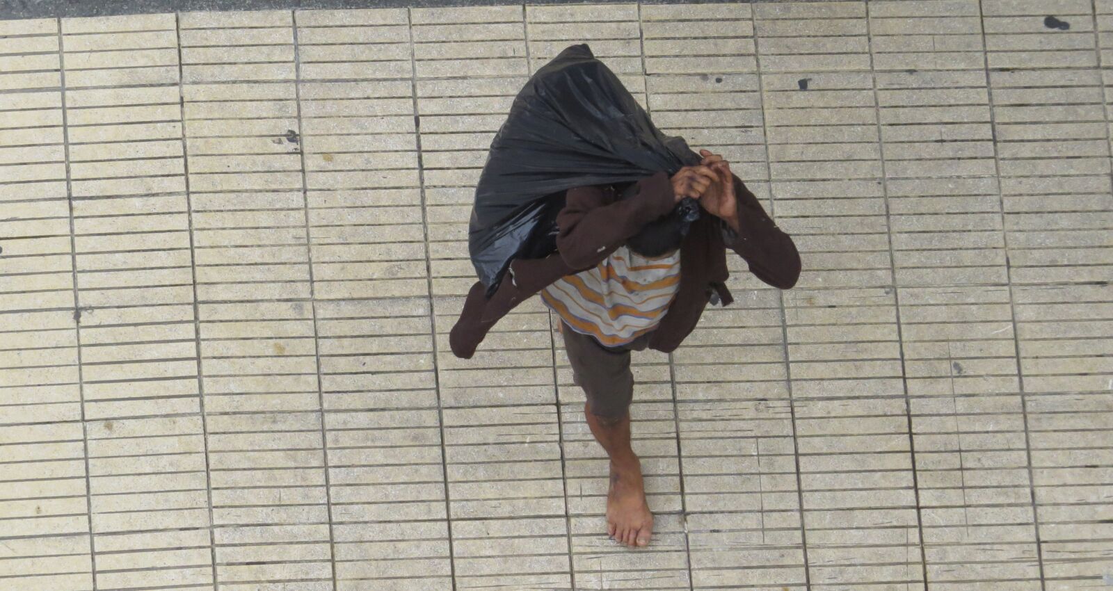 Canon PowerShot SX50 HS sample photo. Probeza, beggar, recycler photography