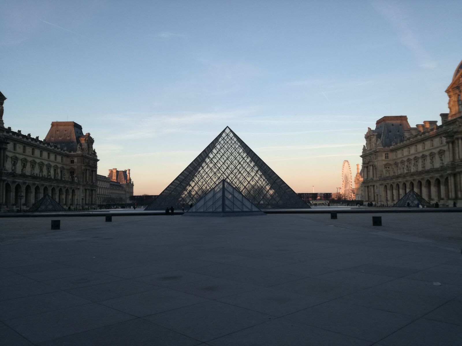 HUAWEI P9 LITE sample photo. Louvre, paris, pyramid photography