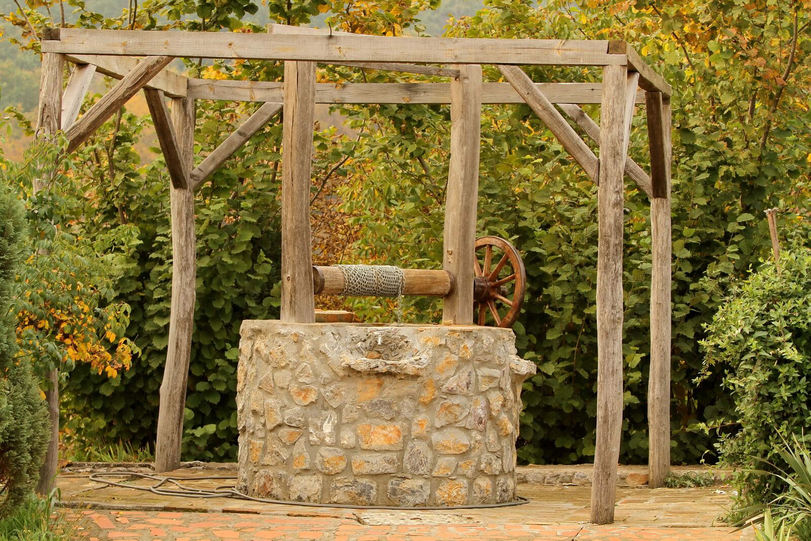 Canon EF 70-200mm F2.8L IS USM sample photo. Handmade, rural, village, well photography