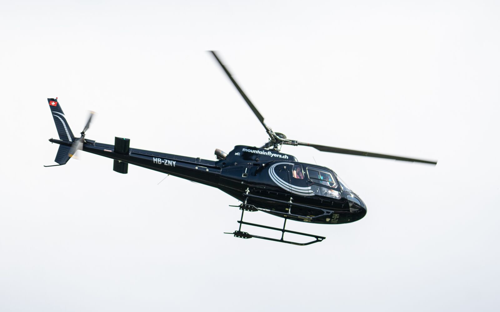 Sony a7 II + Sony FE 70-200mm F4 G OSS sample photo. Helicopter, flying, transport photography