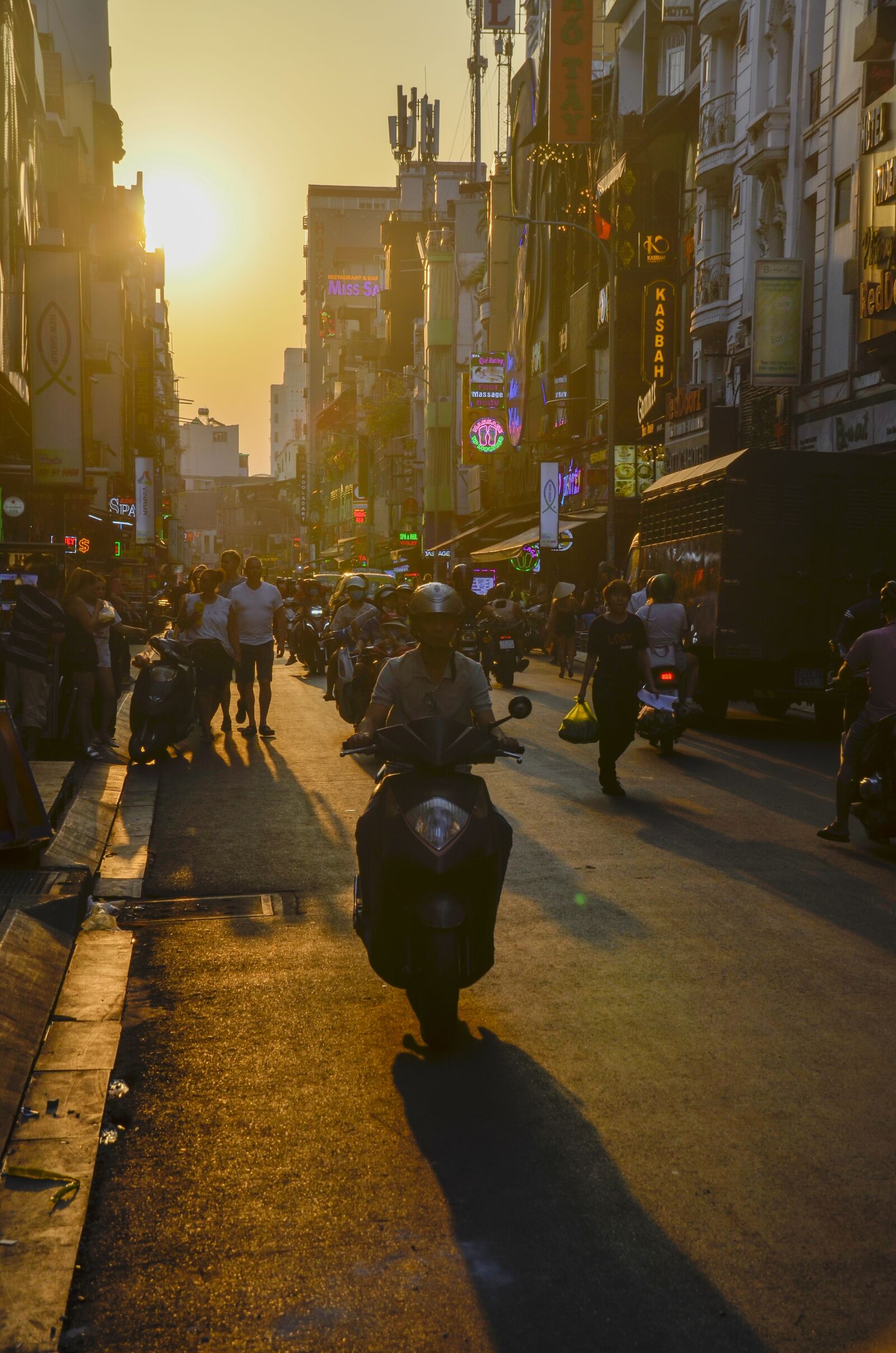 Nikon D5100 sample photo. Sunset, vietnam, silhouette photography