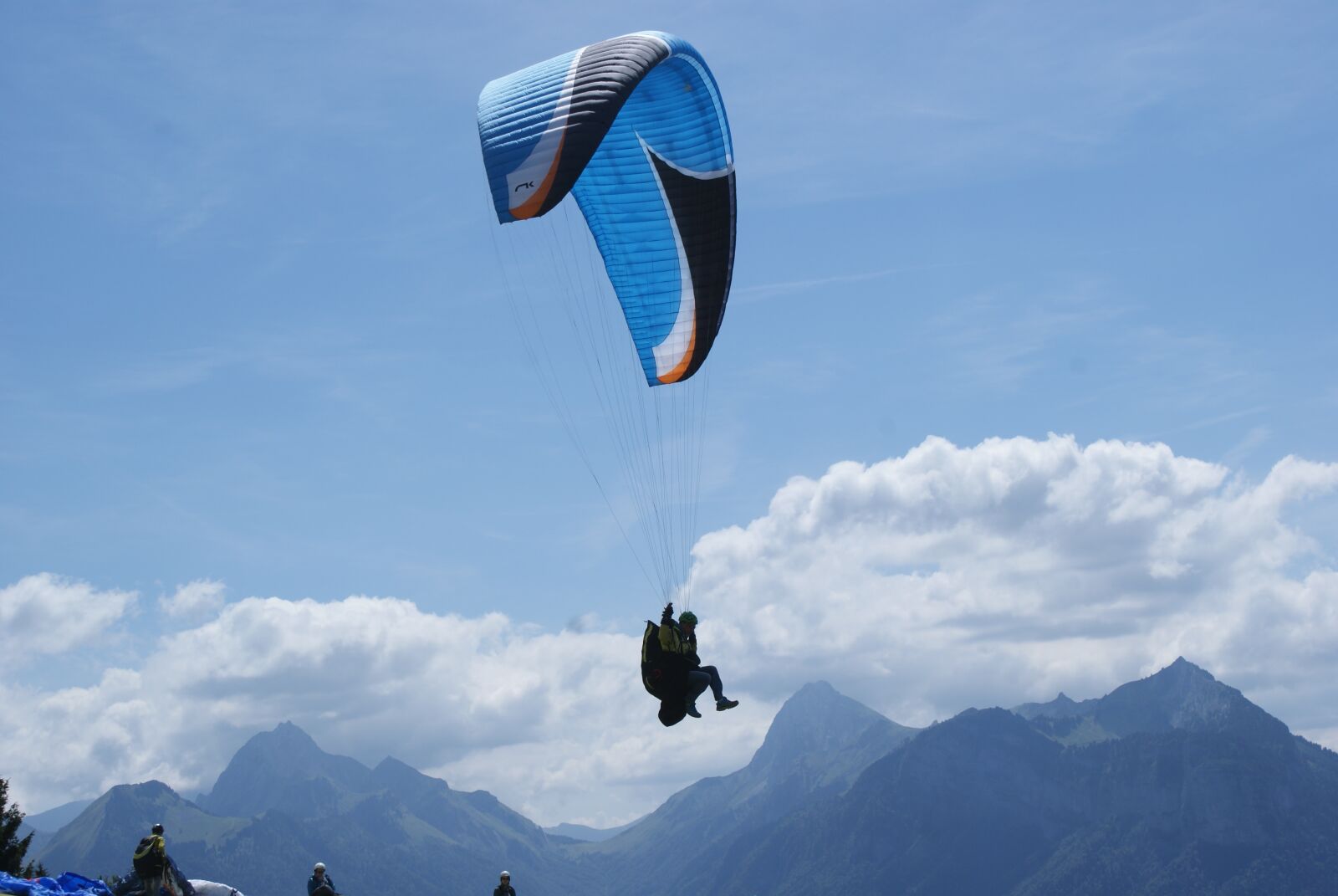 Sony Alpha DSLR-A200 sample photo. Paragliding, cloud, the forclaz photography