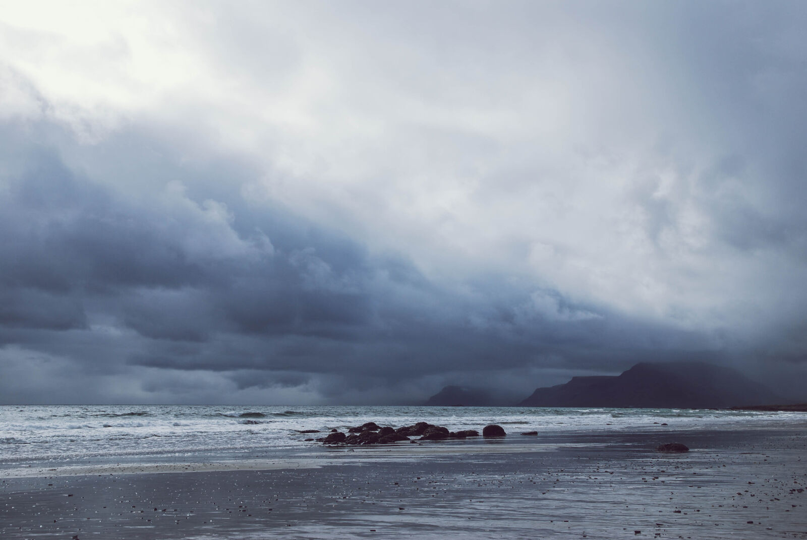 Nikon D60 sample photo. Ocean, under, gray, cloudy photography