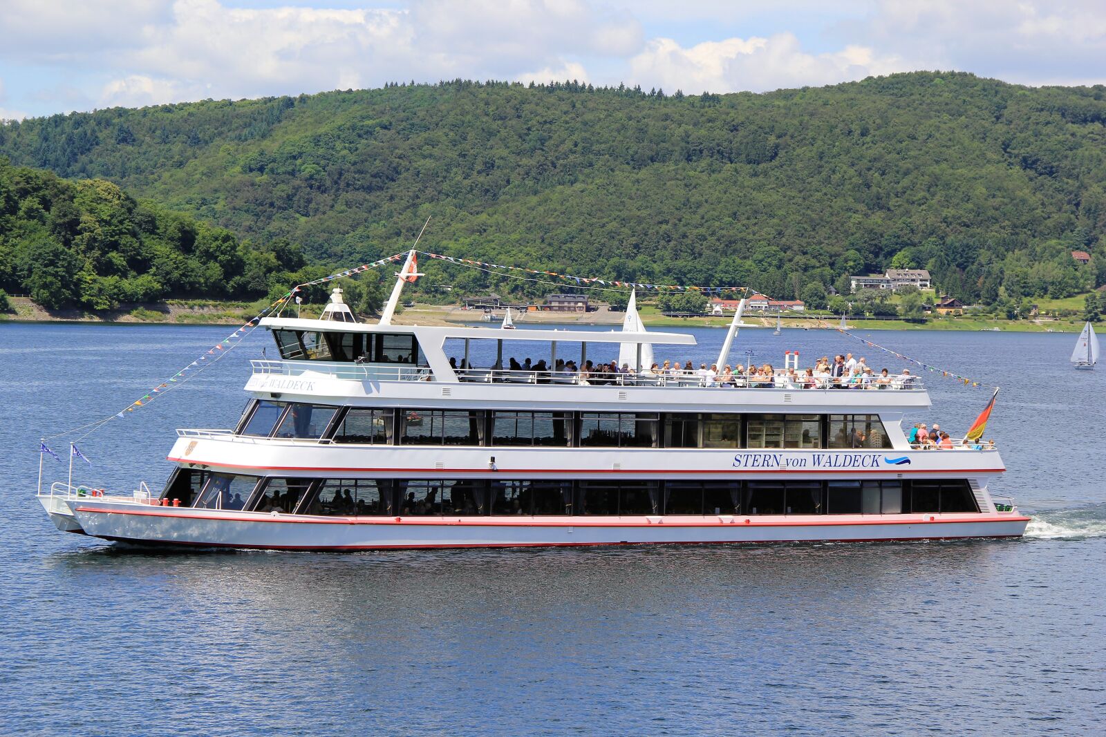 Canon EF-S 18-135mm F3.5-5.6 IS sample photo. Edersee, star of waldeck photography