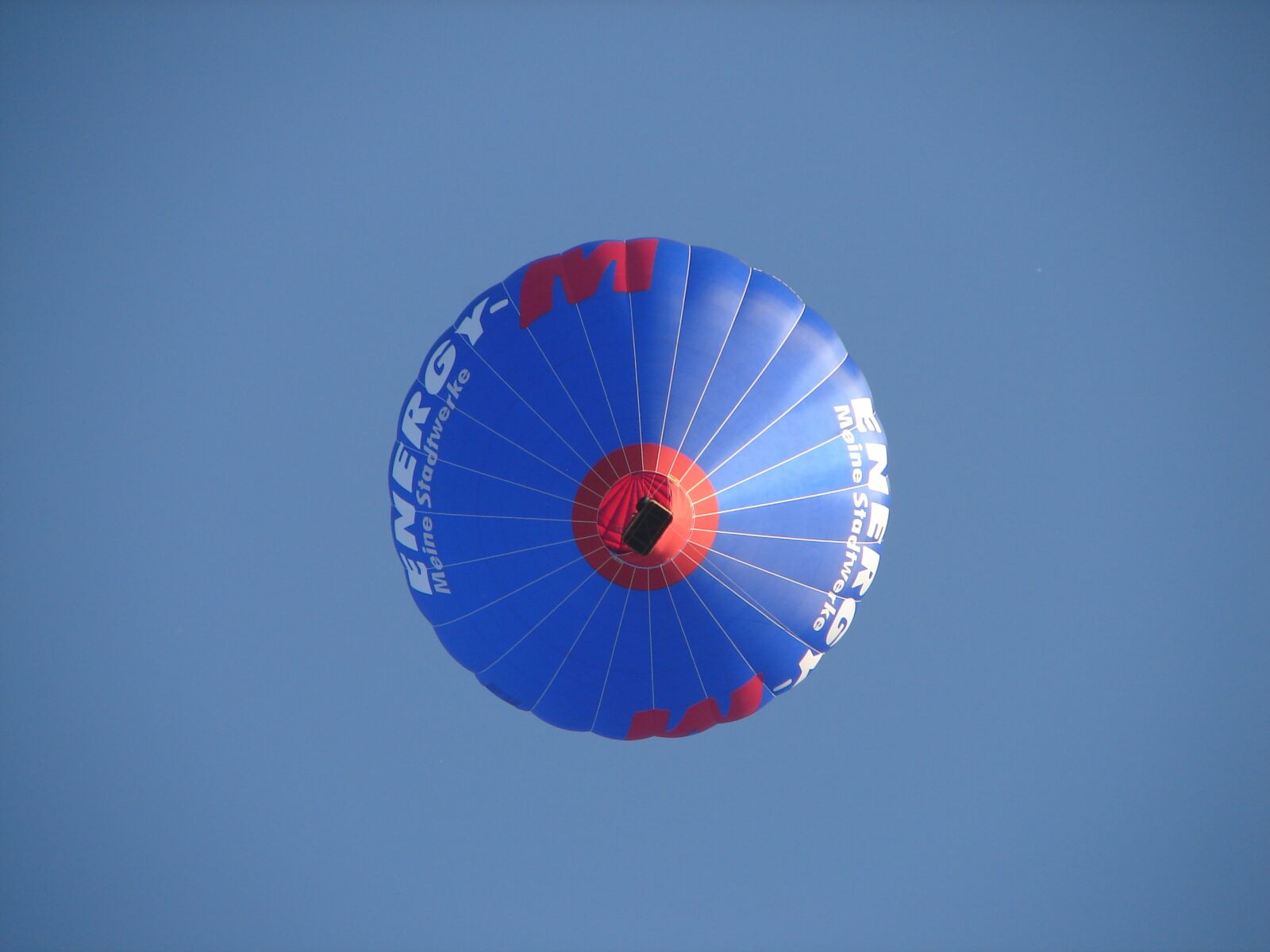 Sony DSC-H1 sample photo. Balloon, hot air balloon photography