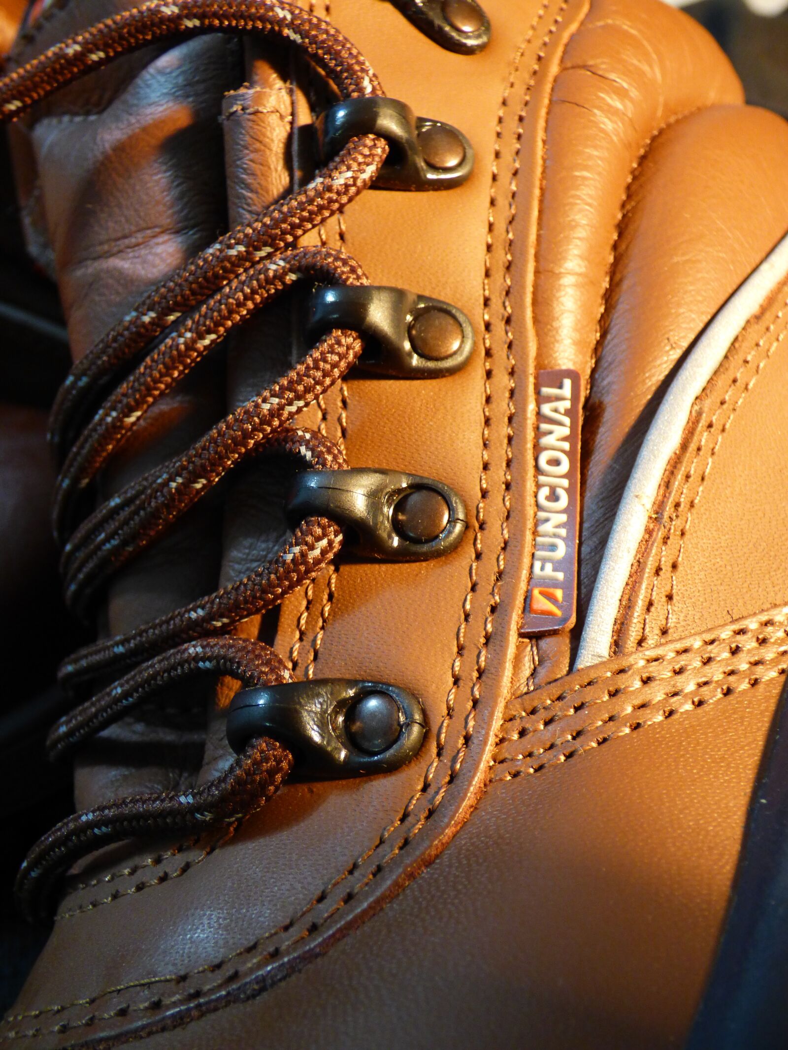 Panasonic Lumix DMC-FZ70 sample photo. Buskin, security shoes, leather photography