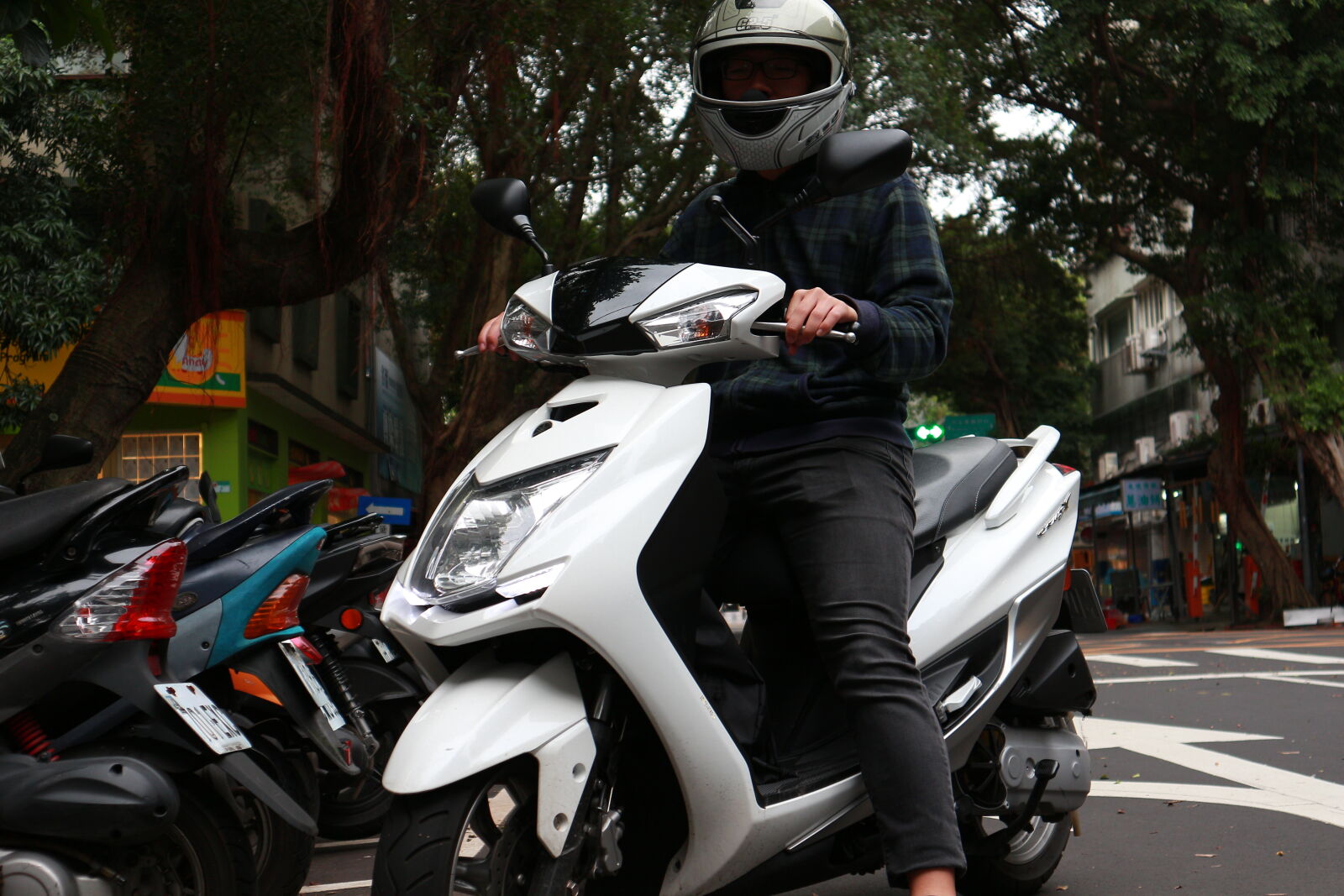 Canon EOS M sample photo