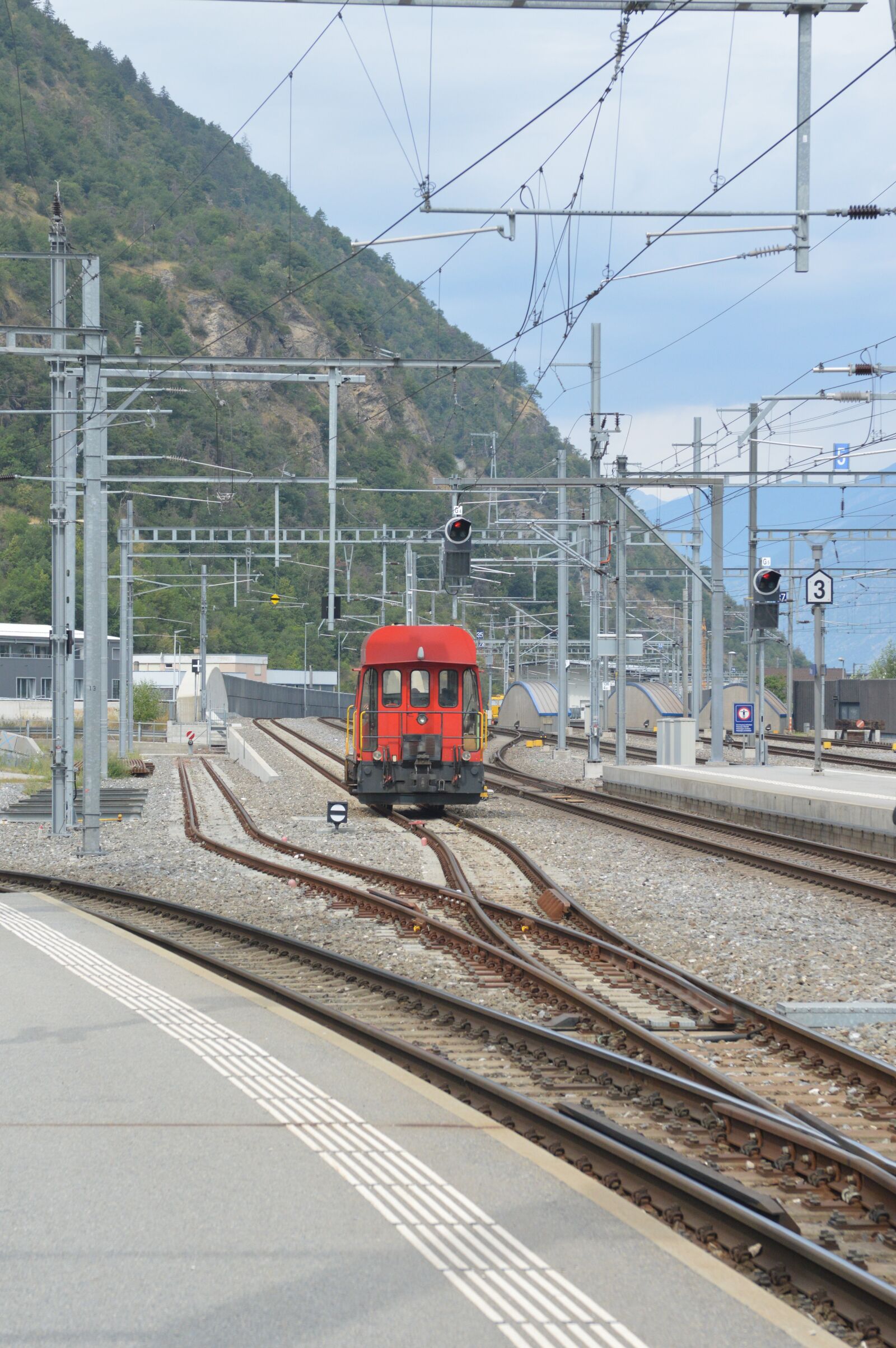 Nikon D3200 sample photo. Matterhorn gotthard bahn, shunter photography