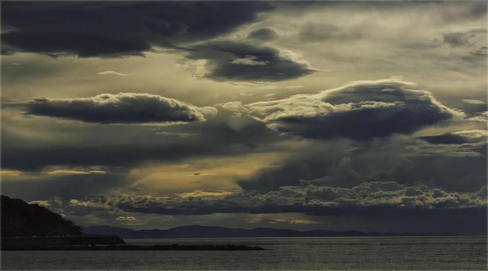 Canon EOS 5D Mark III sample photo. Clouds, sky, sea photography