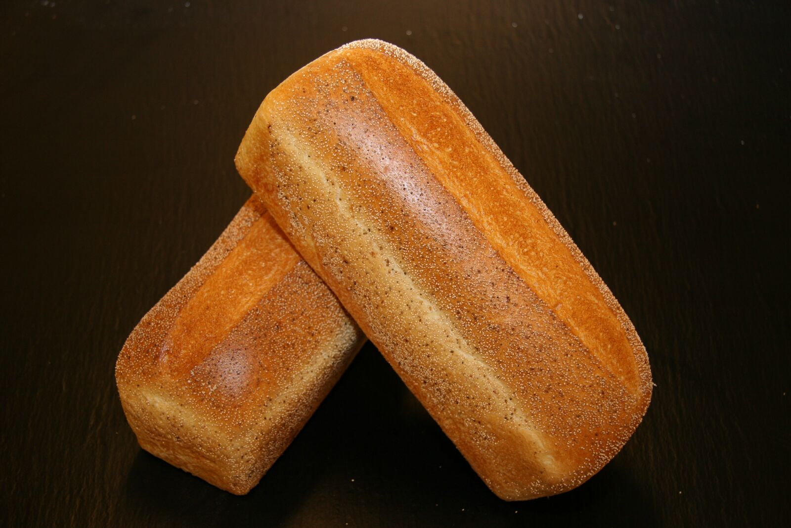 Canon EOS 20D sample photo. Form bread, french bread photography