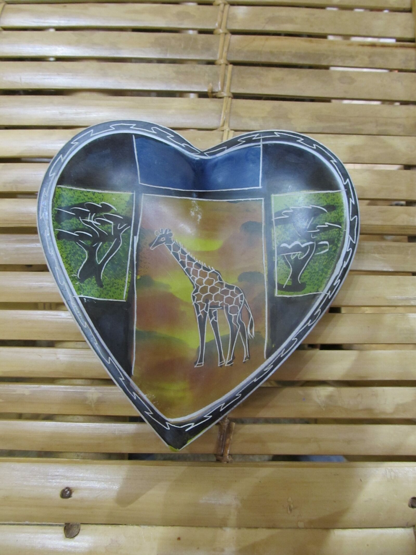 Canon PowerShot SX130 IS sample photo. Heart, stone, carved photography