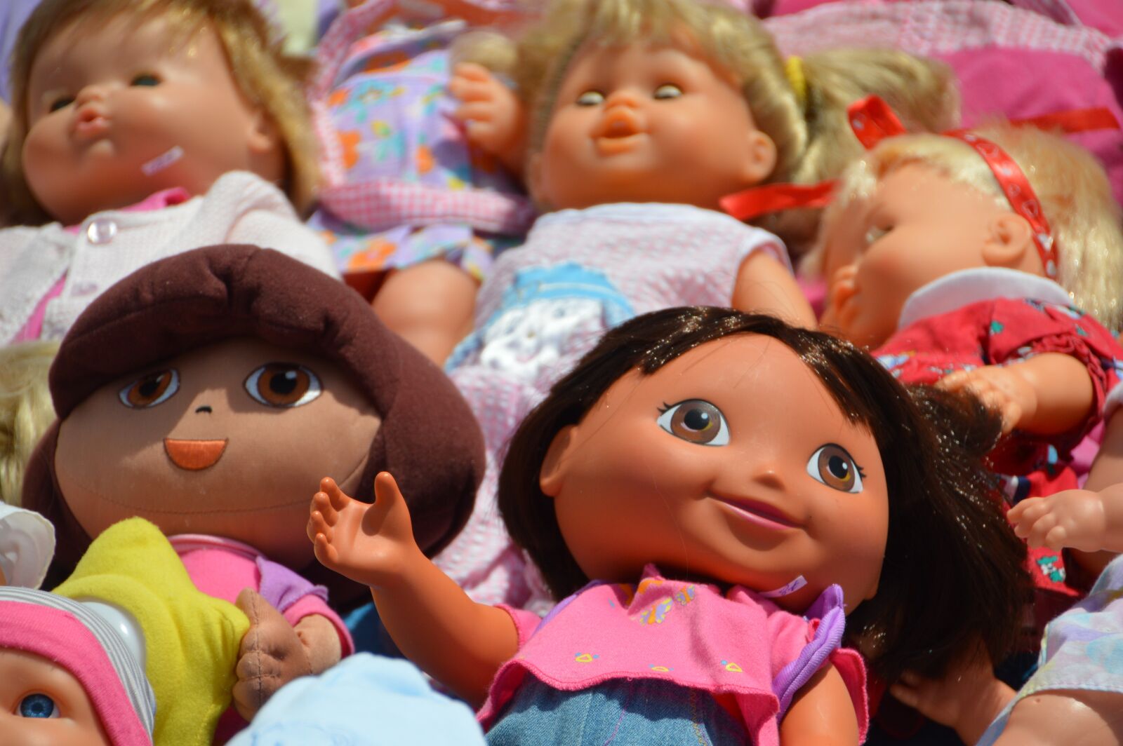 Nikon D3200 sample photo. Dolls, children, exhibition photography
