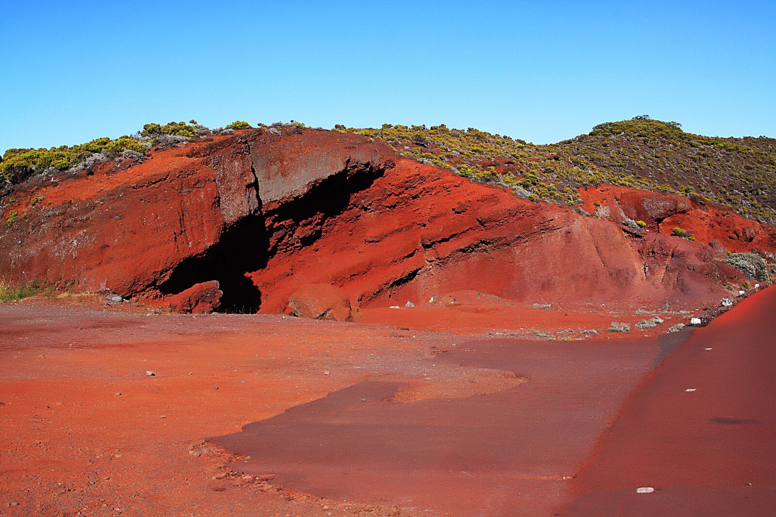 Canon EOS 50D sample photo. Moon, red, sand photography