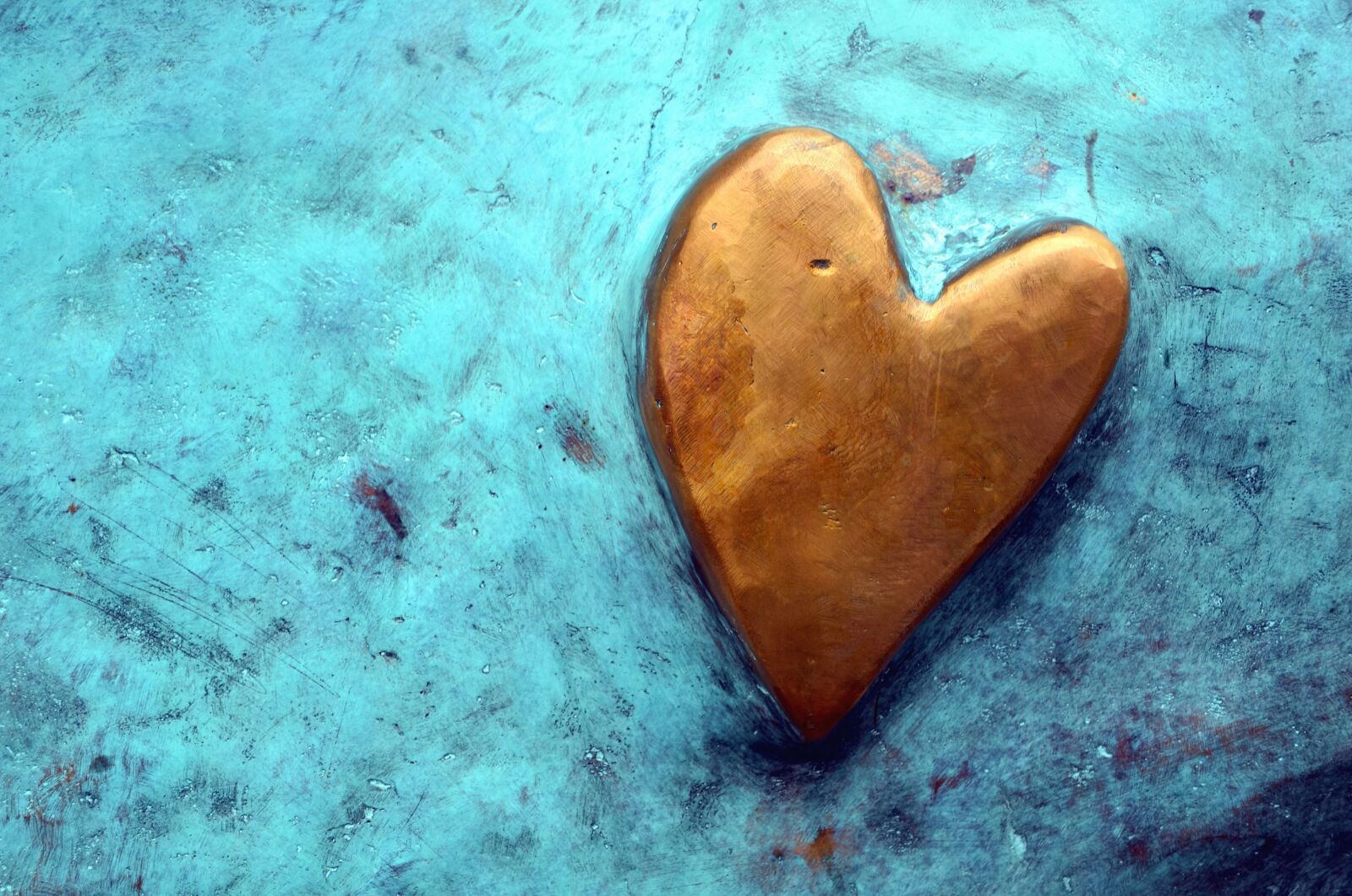 Nikon D5100 sample photo. Heart, wal,l art photography