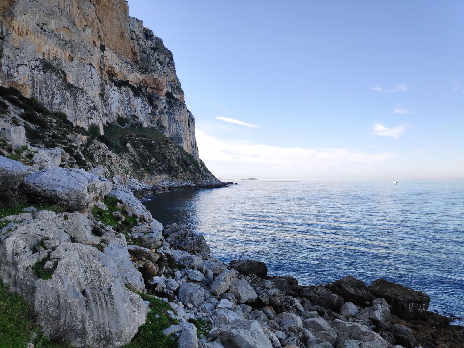 Xiaomi POCO F1 sample photo. Sea, beach, bank photography