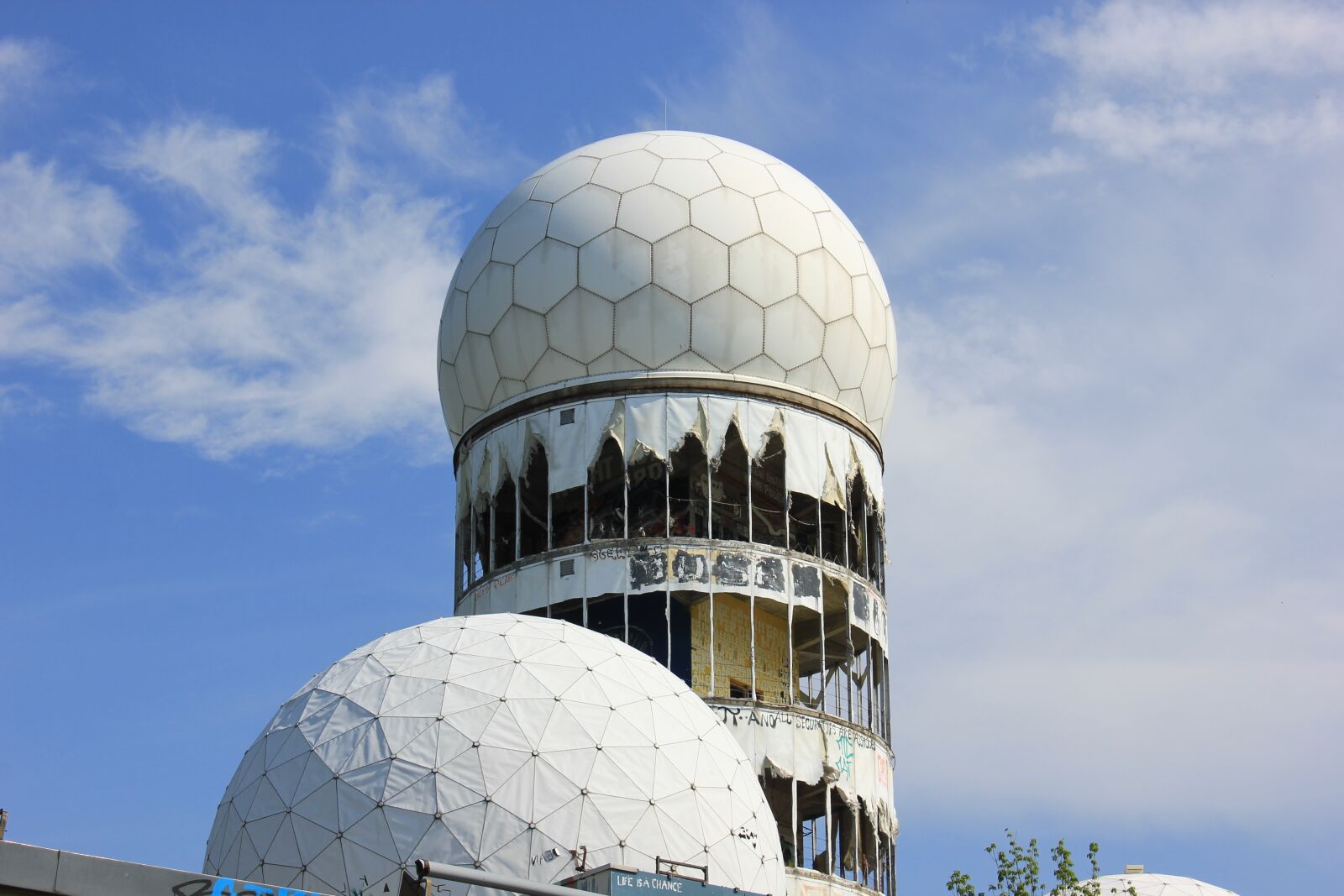 Canon EOS 550D (EOS Rebel T2i / EOS Kiss X4) sample photo. Teufelsberg, radar station, to photography