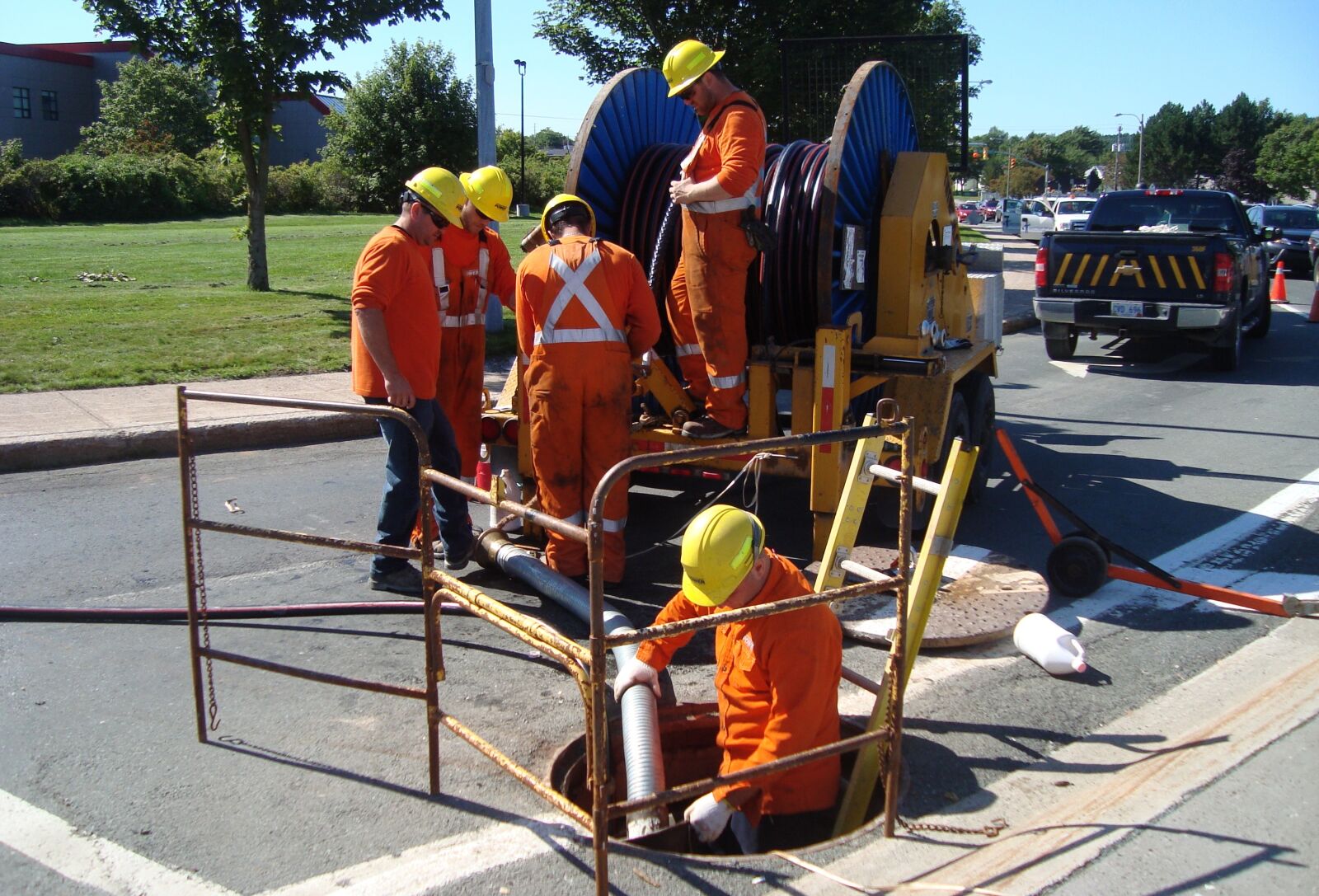 Sony Cyber-shot DSC-W120 sample photo. Construction, workers, manhole photography