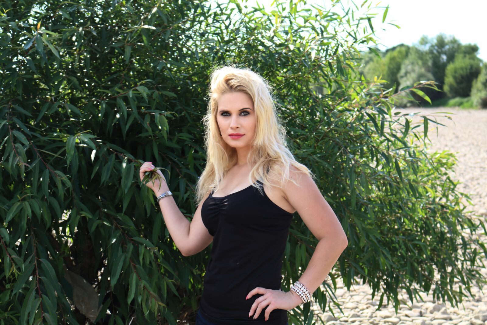 Canon EOS 750D (EOS Rebel T6i / EOS Kiss X8i) sample photo. Portrait, blonde, woman photography