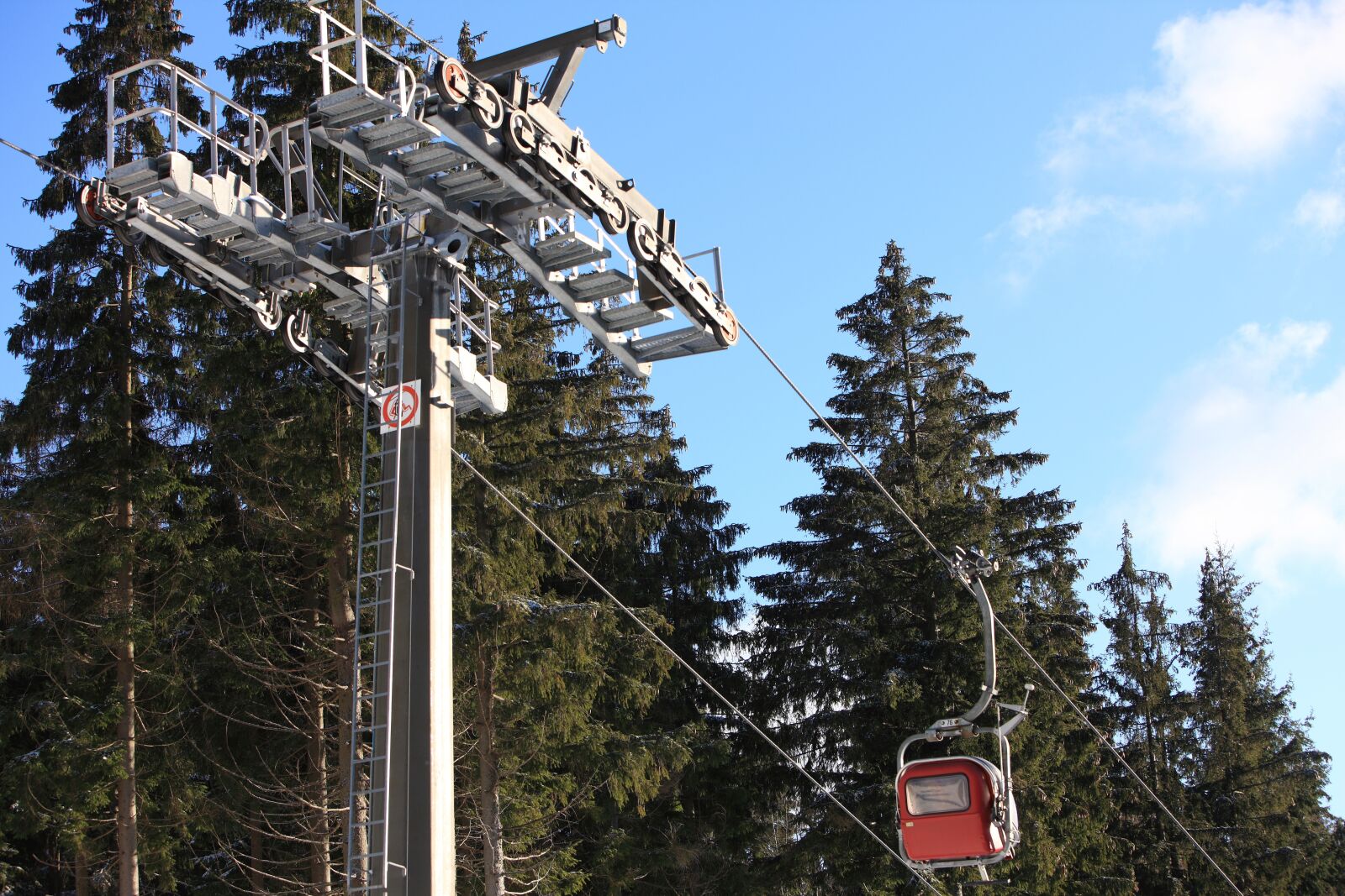 Canon EOS-1Ds Mark III sample photo. Ski lift, ski, skiing photography