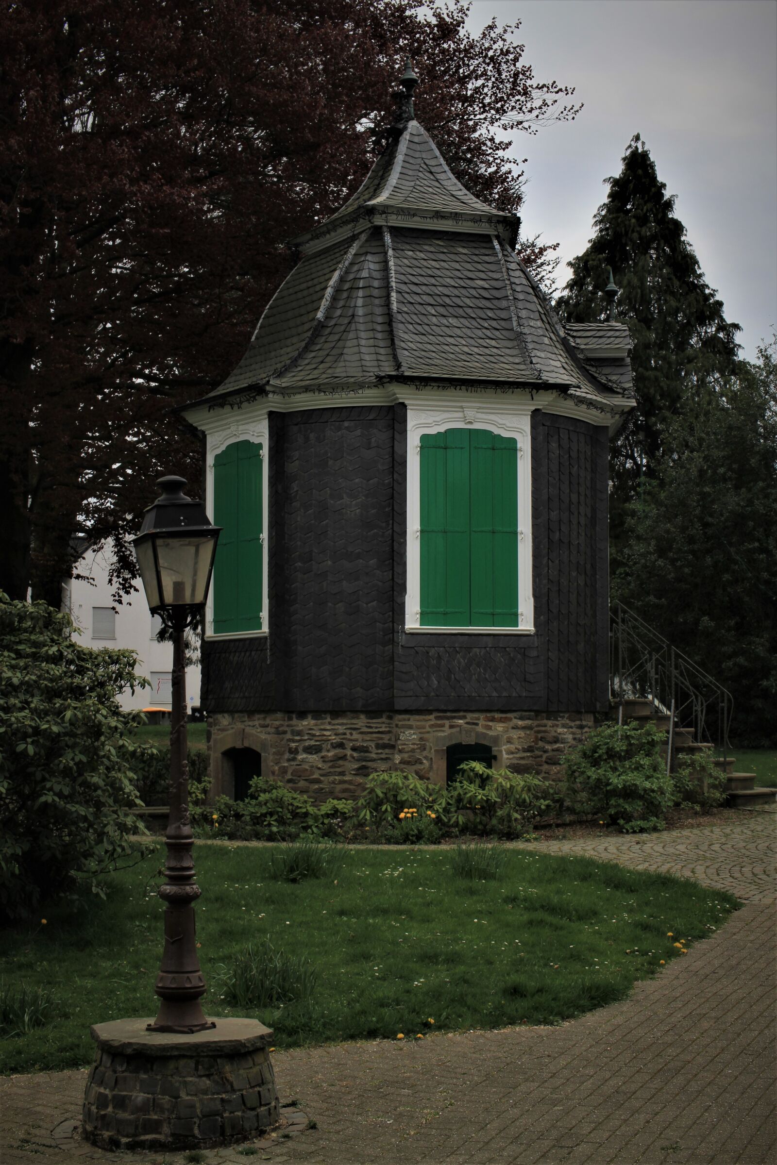 Canon EF-S 35mm F2.8 Macro IS STM sample photo. Pavillion, square, radevormwald photography