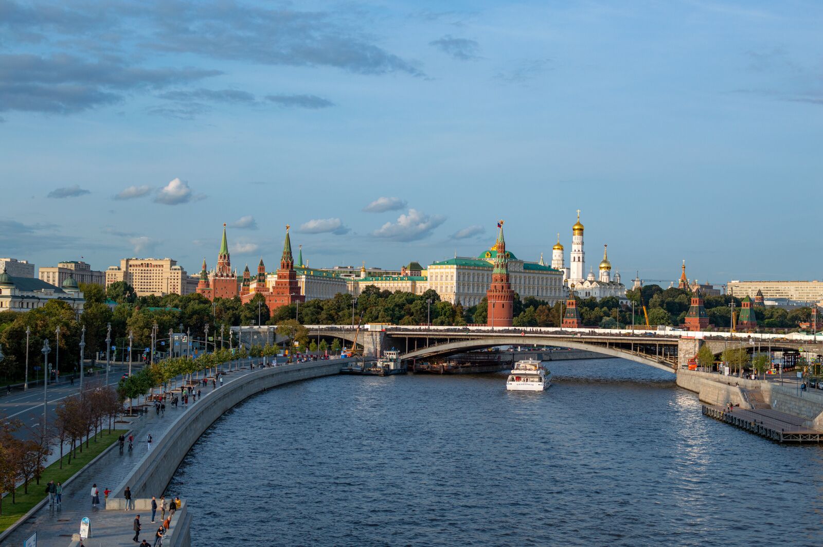 Nikon D3200 sample photo. River, bridge, street photography