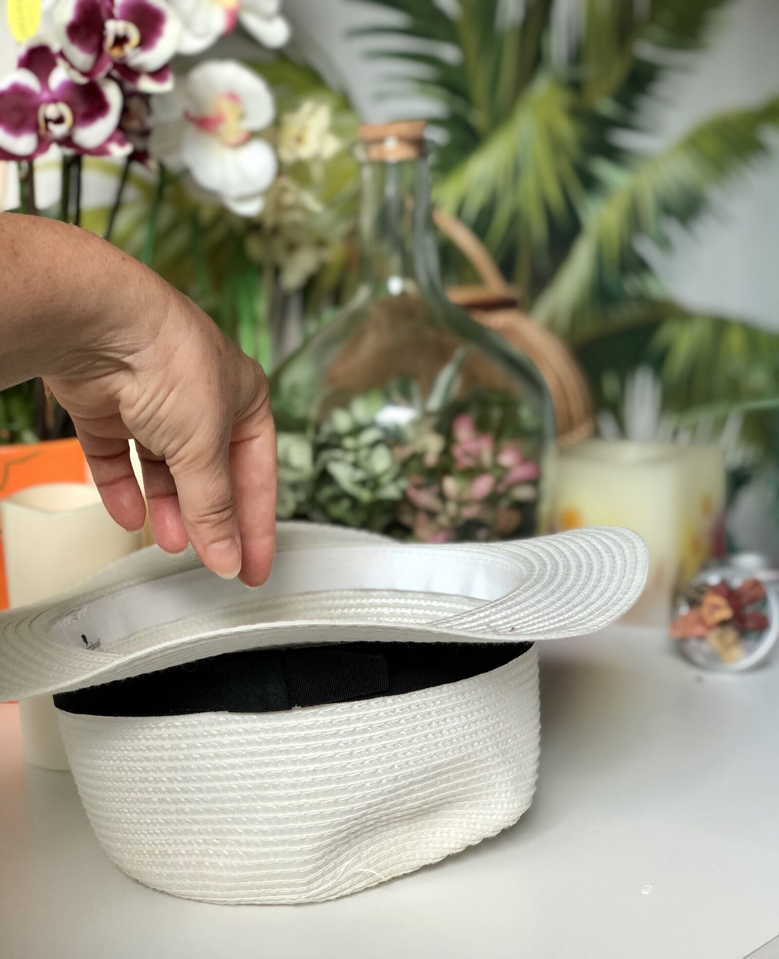 iPhone X back dual camera 6mm f/2.4 sample photo. Draw, hat, winner photography