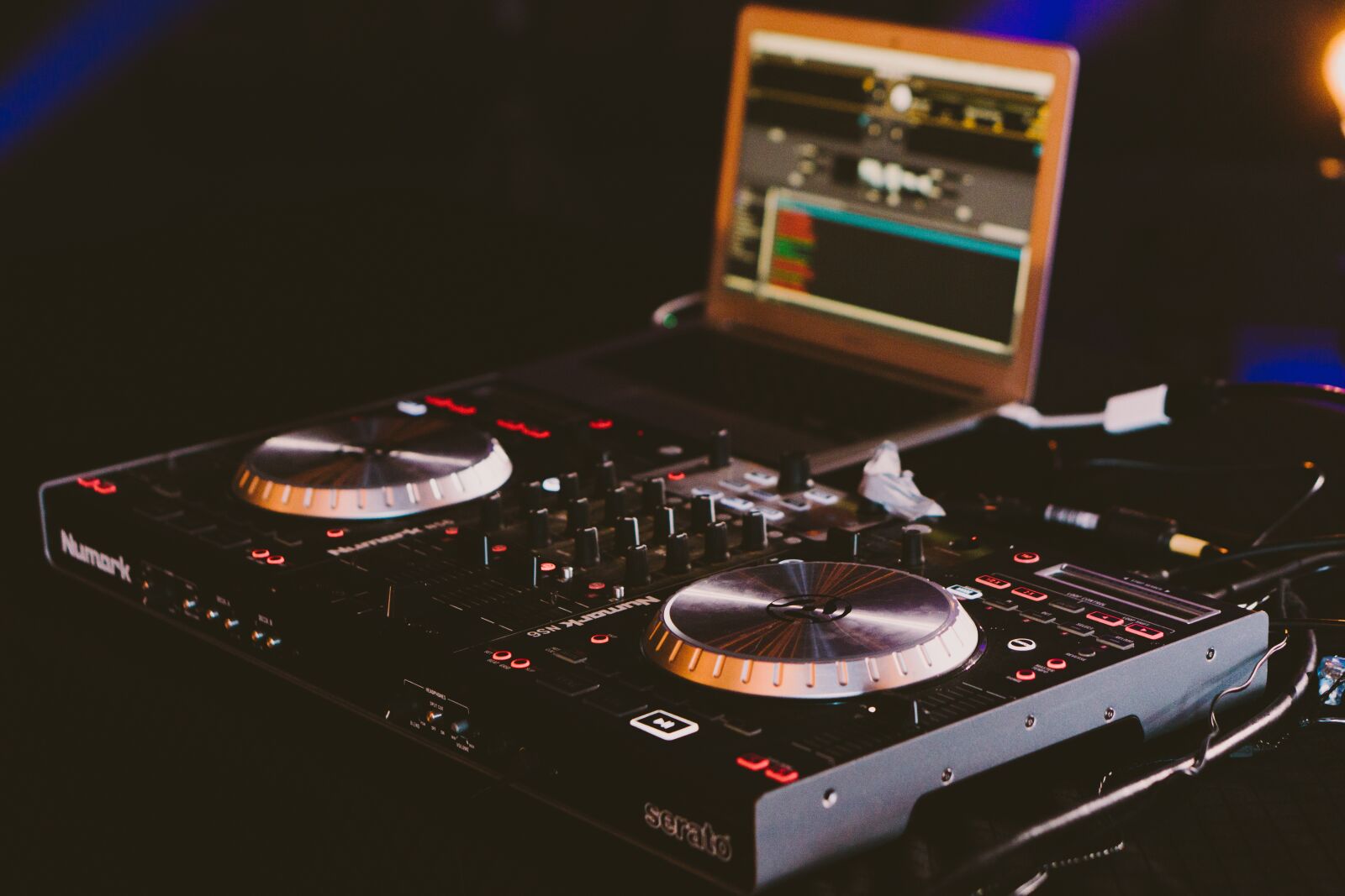 E 50mm F1.8 OSS sample photo. Audio, disc jockey, dj photography