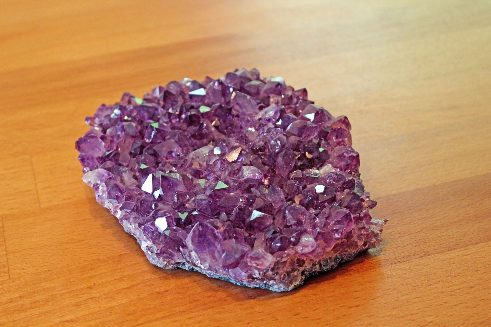 Canon EOS 600D (Rebel EOS T3i / EOS Kiss X5) sample photo. Amethyst, crystal, gem photography