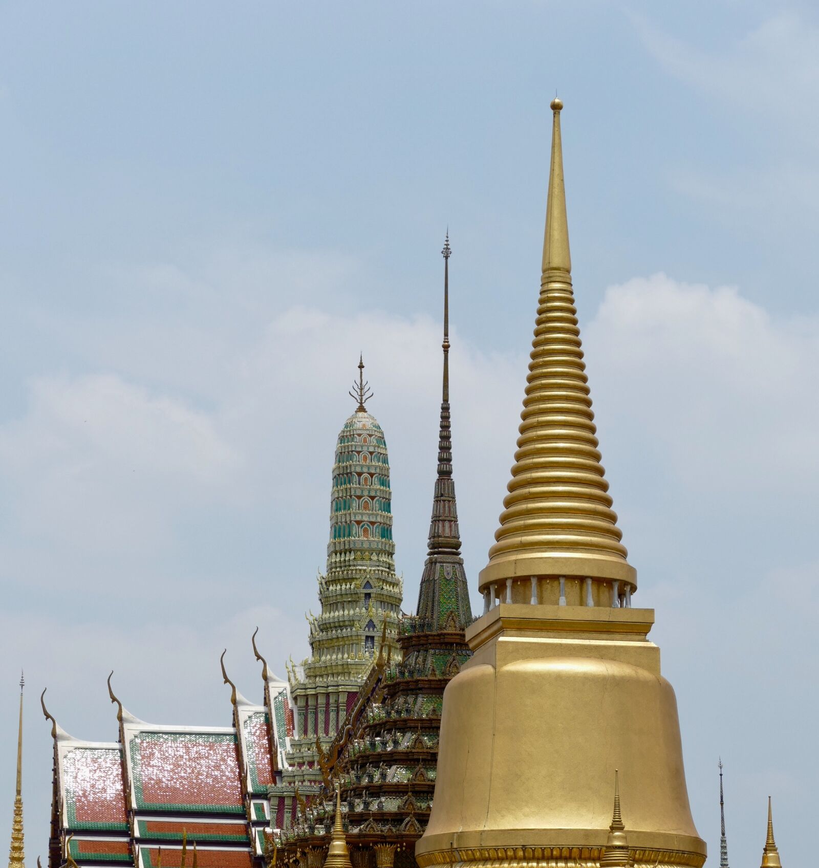 Panasonic Lumix DMC-FZ1000 sample photo. Buddha, wat, pagoda photography