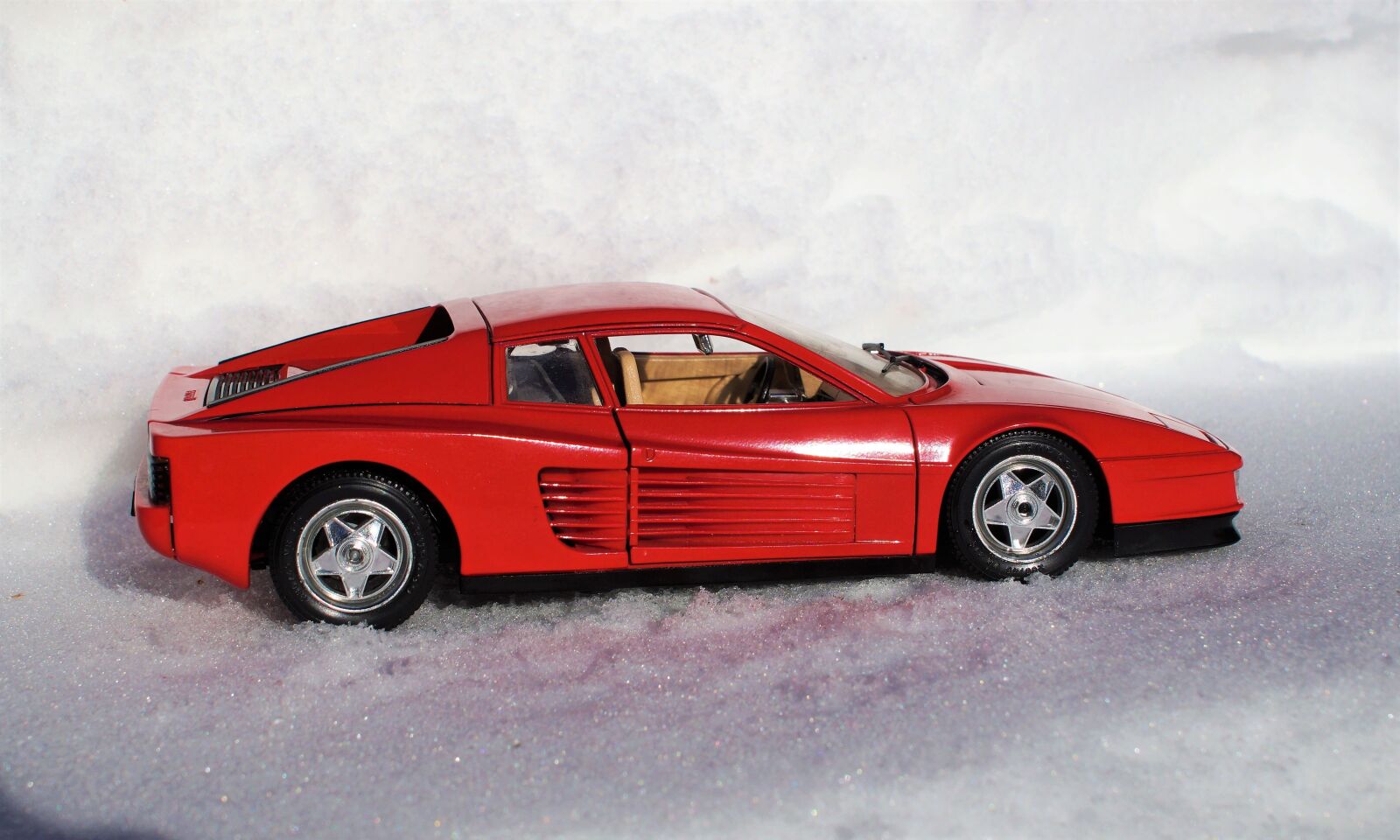 Sony DT 18-70mm F3.5-5.6 sample photo. Model car, ferrari, testarossa photography