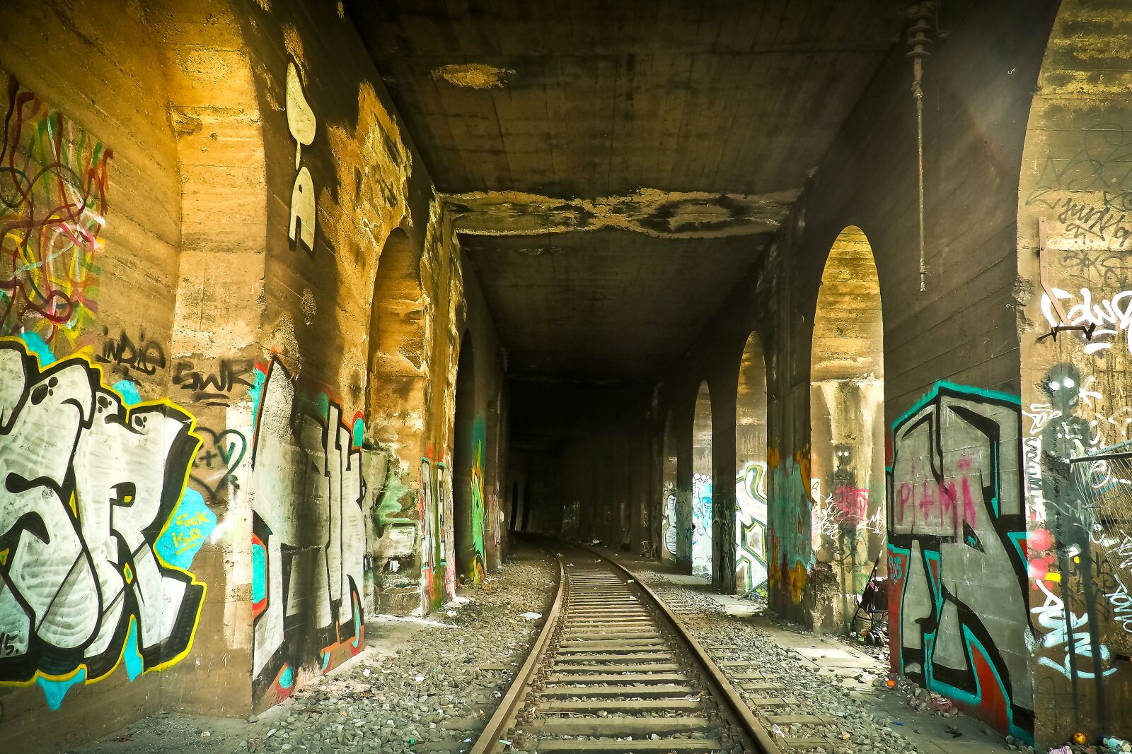 Olympus OM-D E-M10 sample photo. Lost places, tunnel, gleise photography