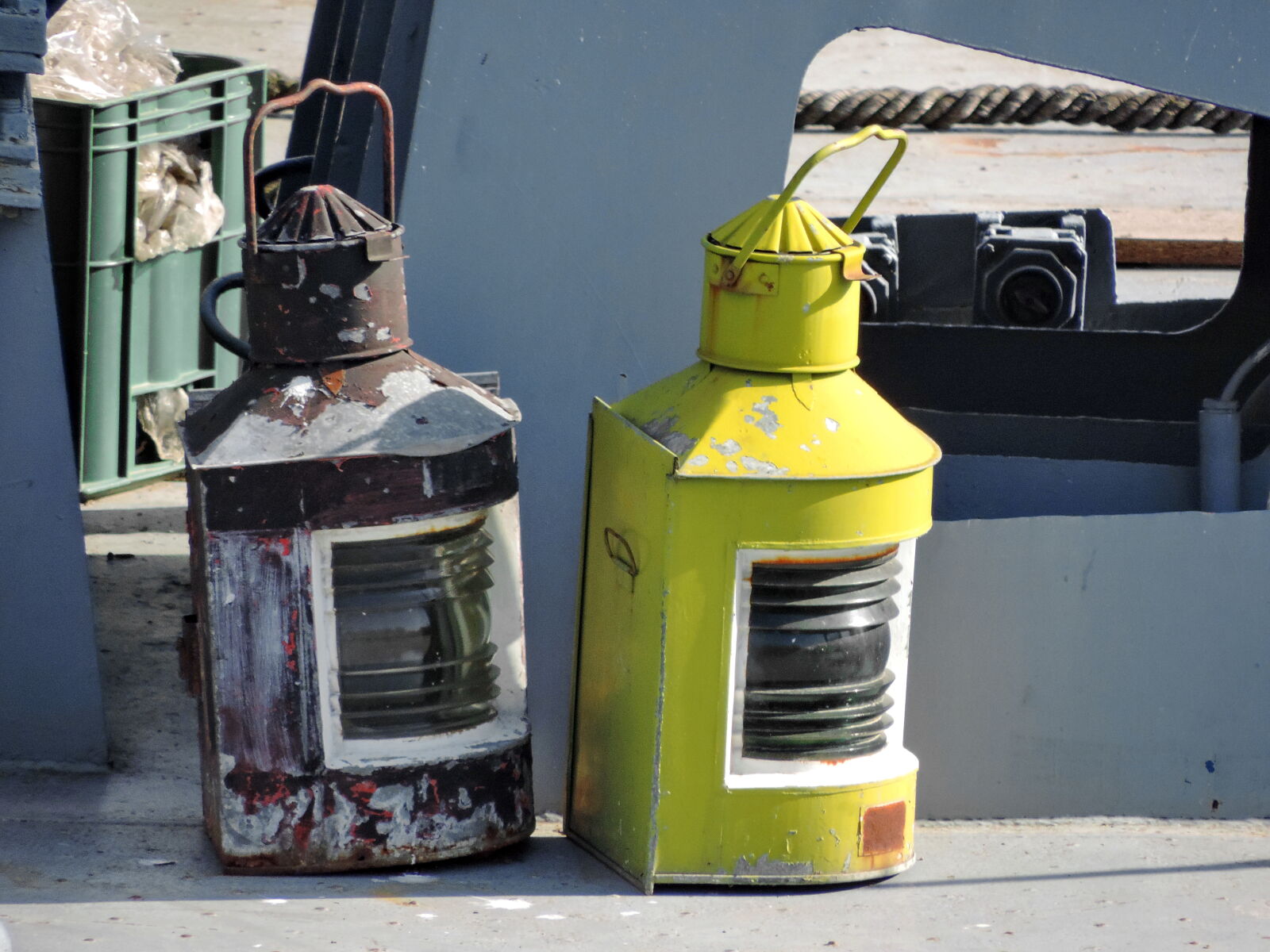 Nikon Coolpix P520 sample photo. Antique, lamp, lantern, old photography