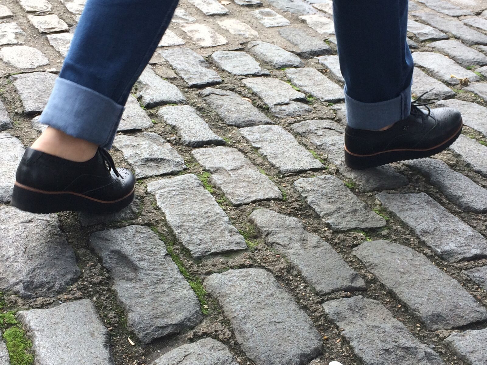 iPhone 5s back camera 4.15mm f/2.2 sample photo. Paving stones, calzada, soil photography