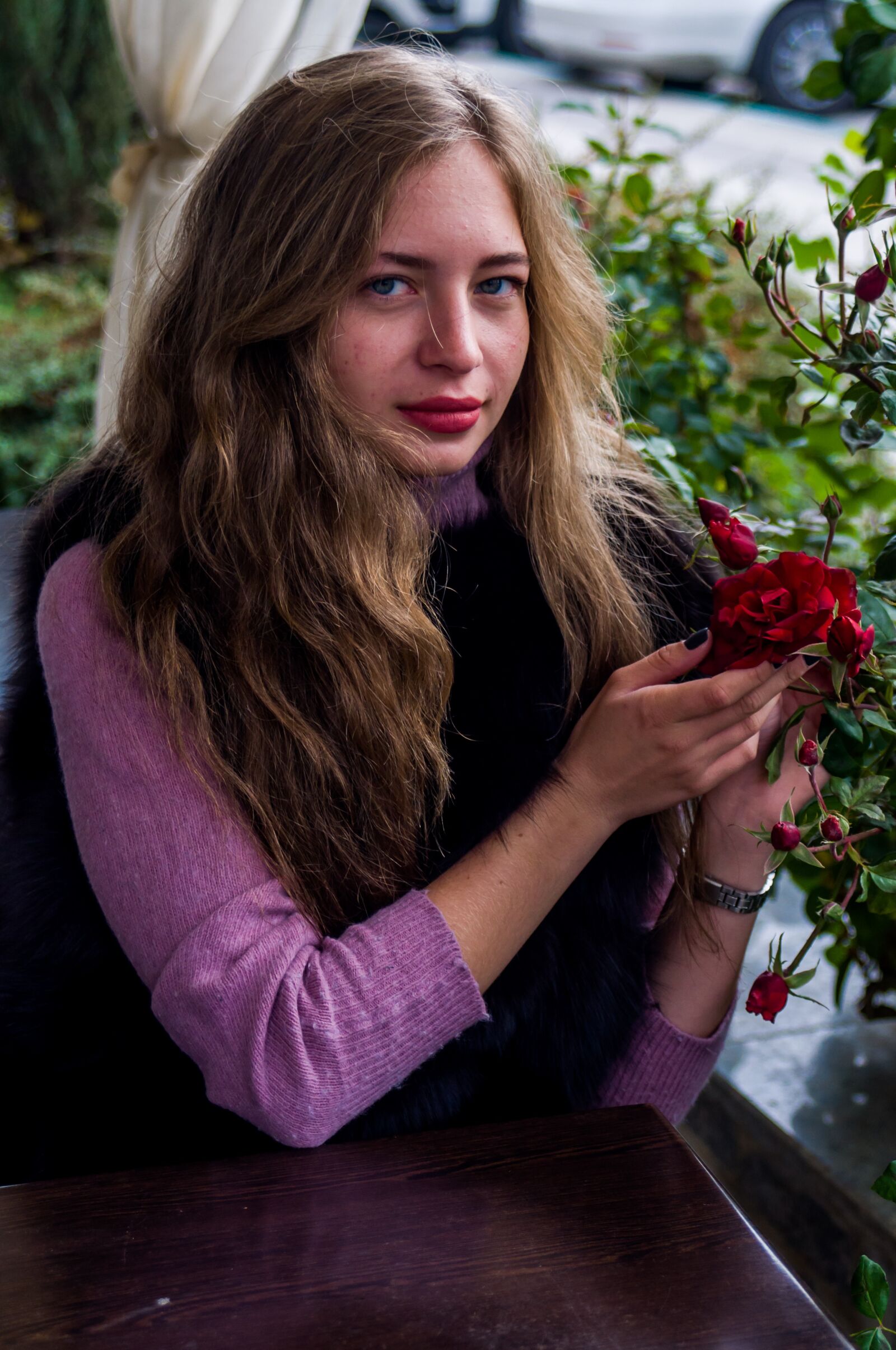 Nikon D90 sample photo. Girl, roses, model photography