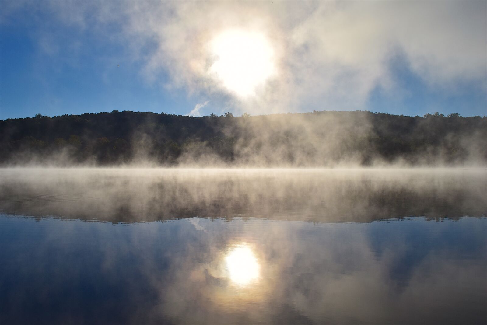 Nikon D3300 sample photo. Sun, mist, lake photography