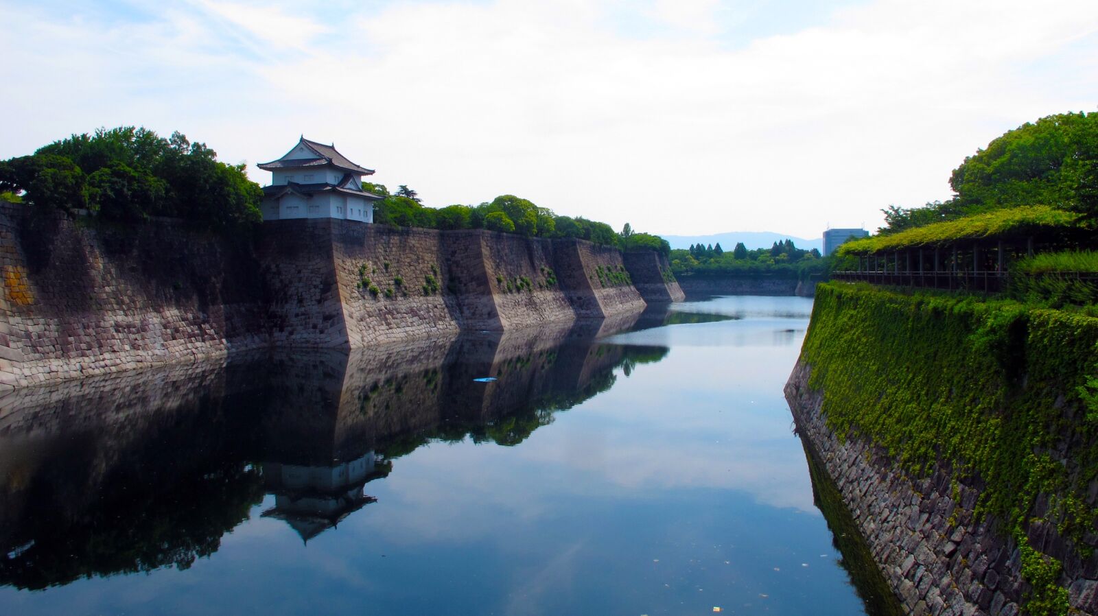 Canon PowerShot G12 sample photo. Moat, osaka castle, japan photography