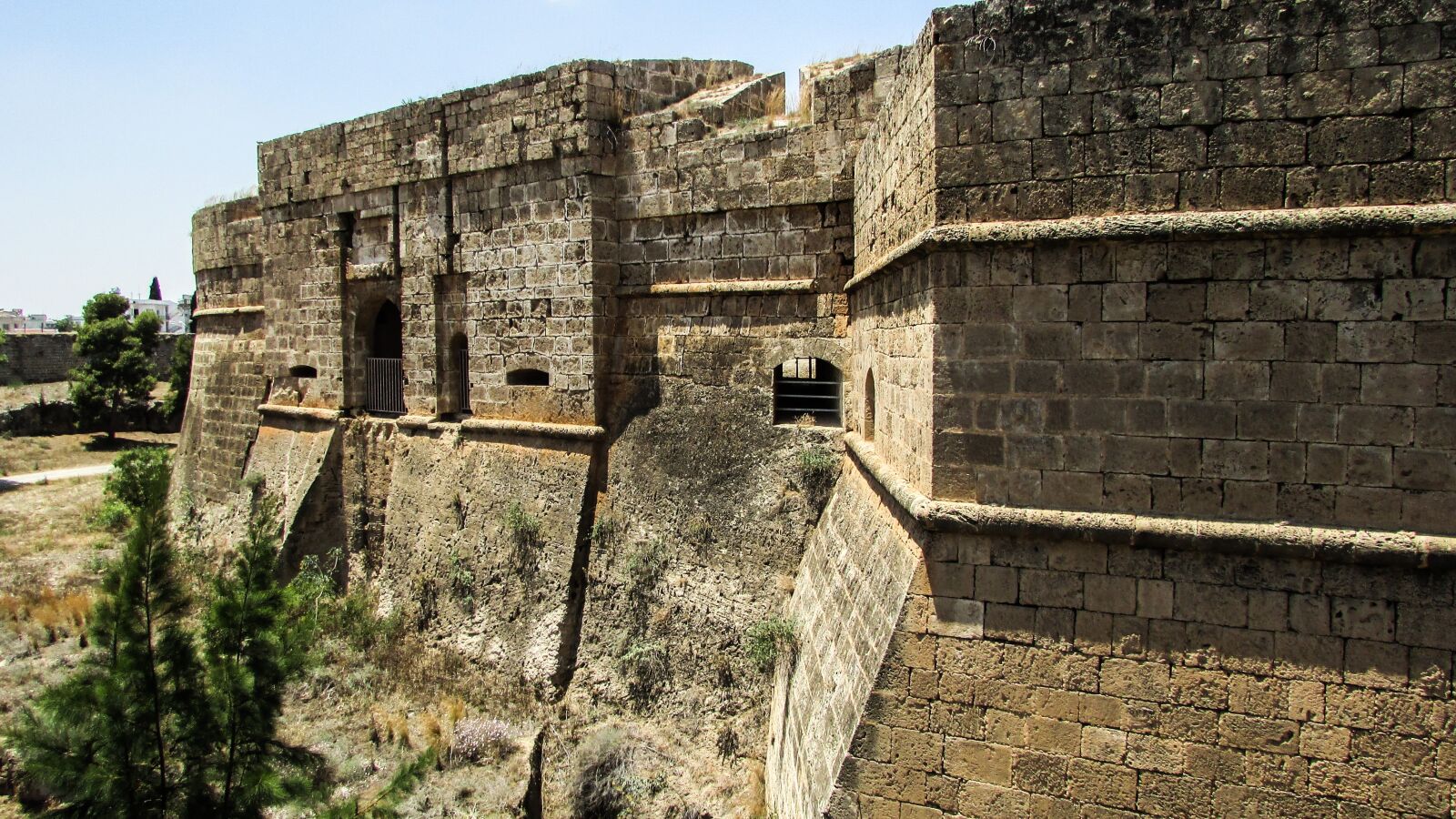 Canon PowerShot SX400 IS sample photo. Cyprus, famagusta, castle photography