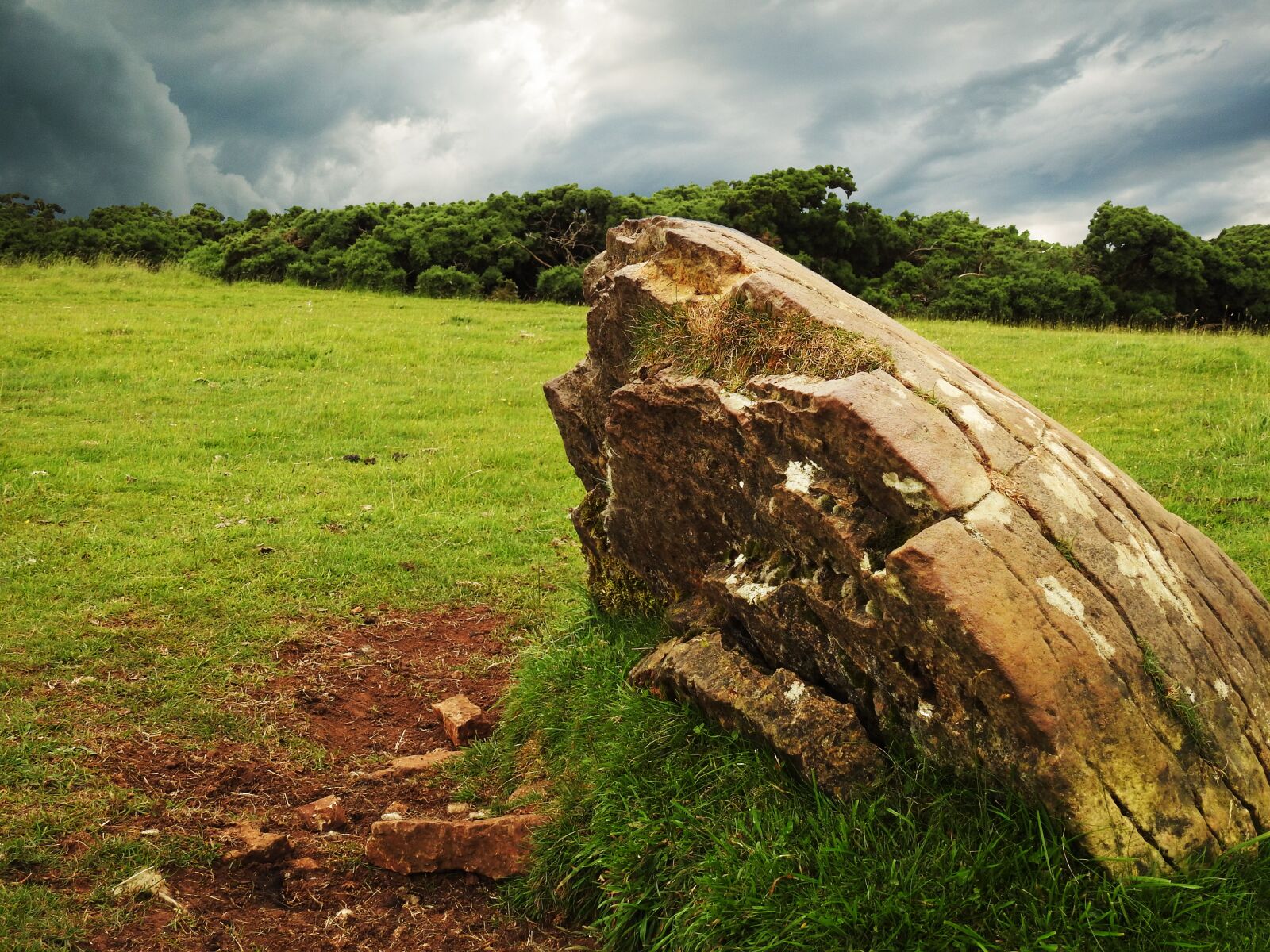 Nikon Coolpix P900 sample photo. Landscape, rock, clouds photography