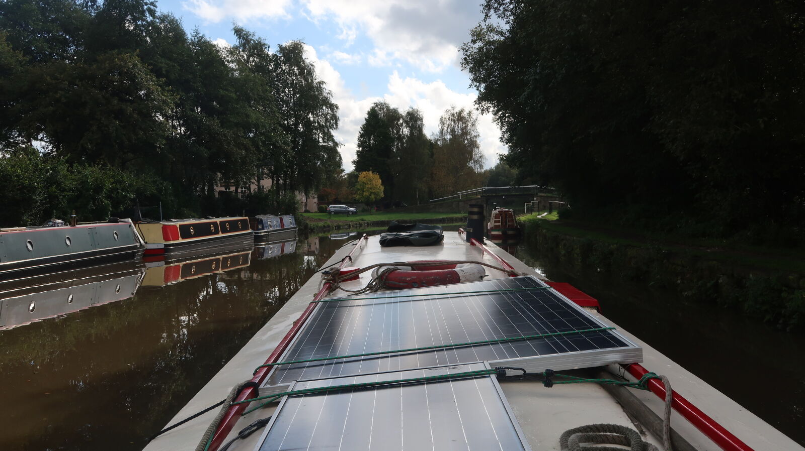 Canon PowerShot G7 X Mark II sample photo. Narrowboat, roof photography