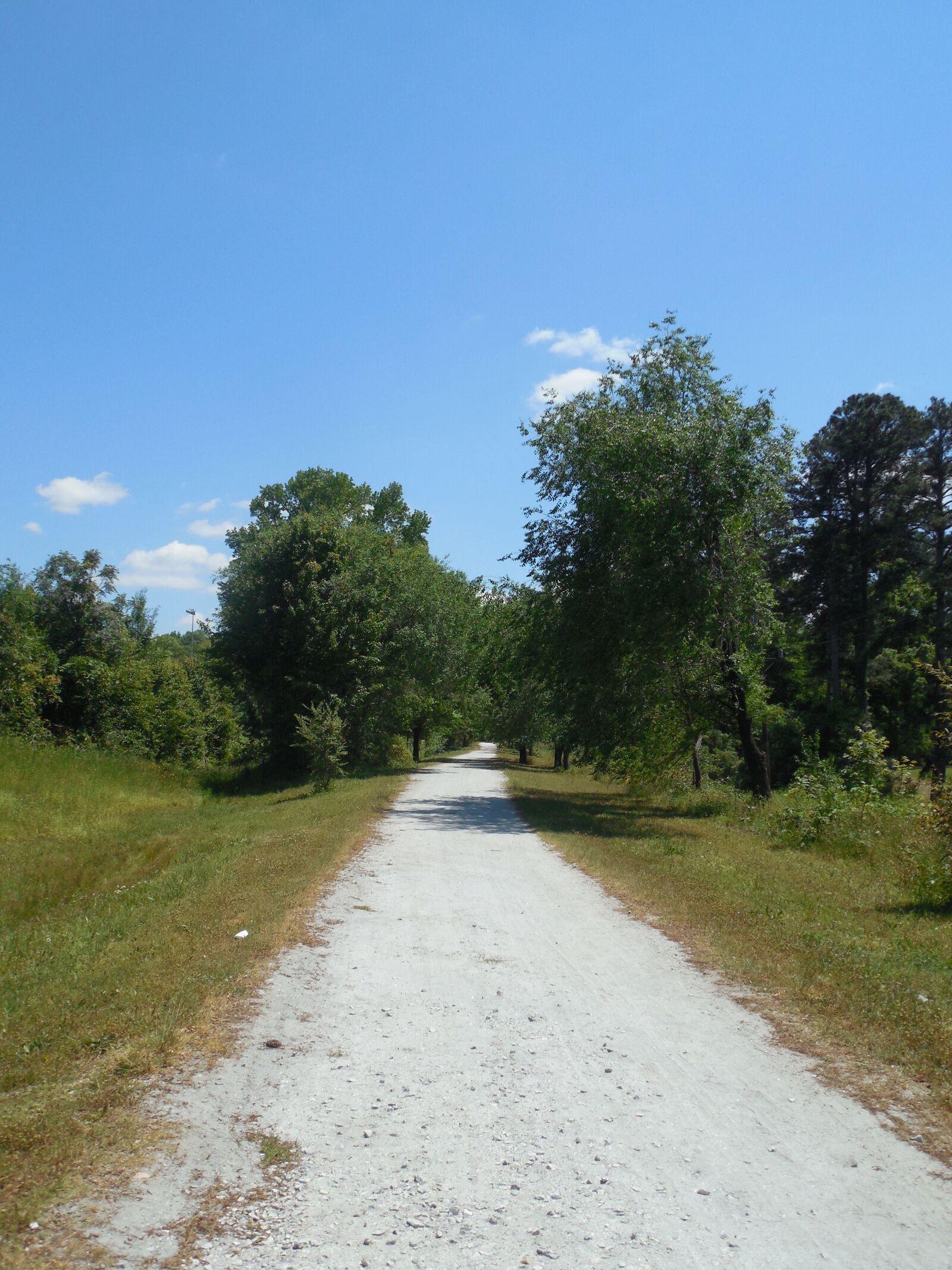Nikon COOLPIX L620 sample photo. Walking path, hike, hiking photography
