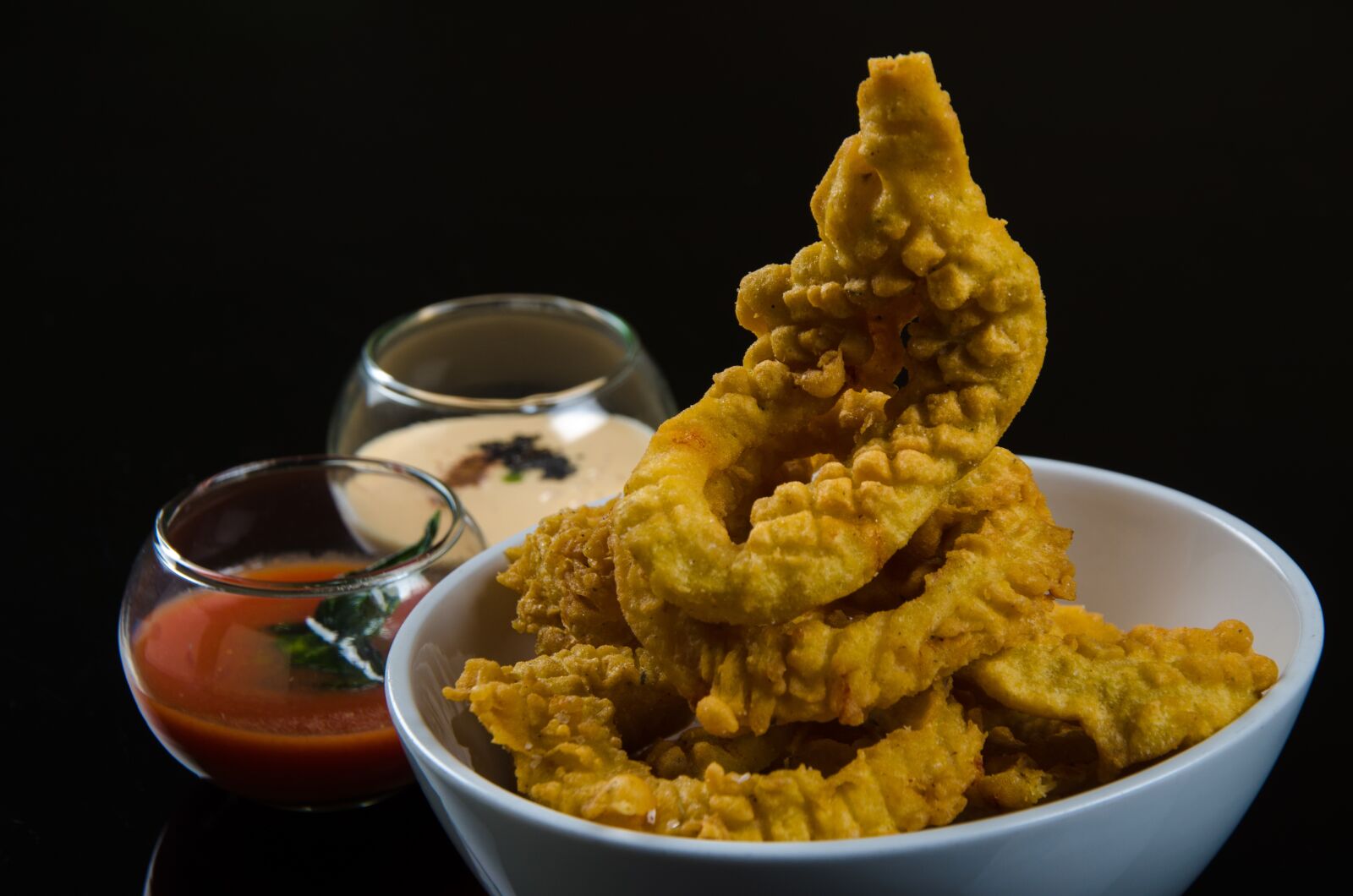 Nikon D7000 sample photo. Hoops, onion, fried photography