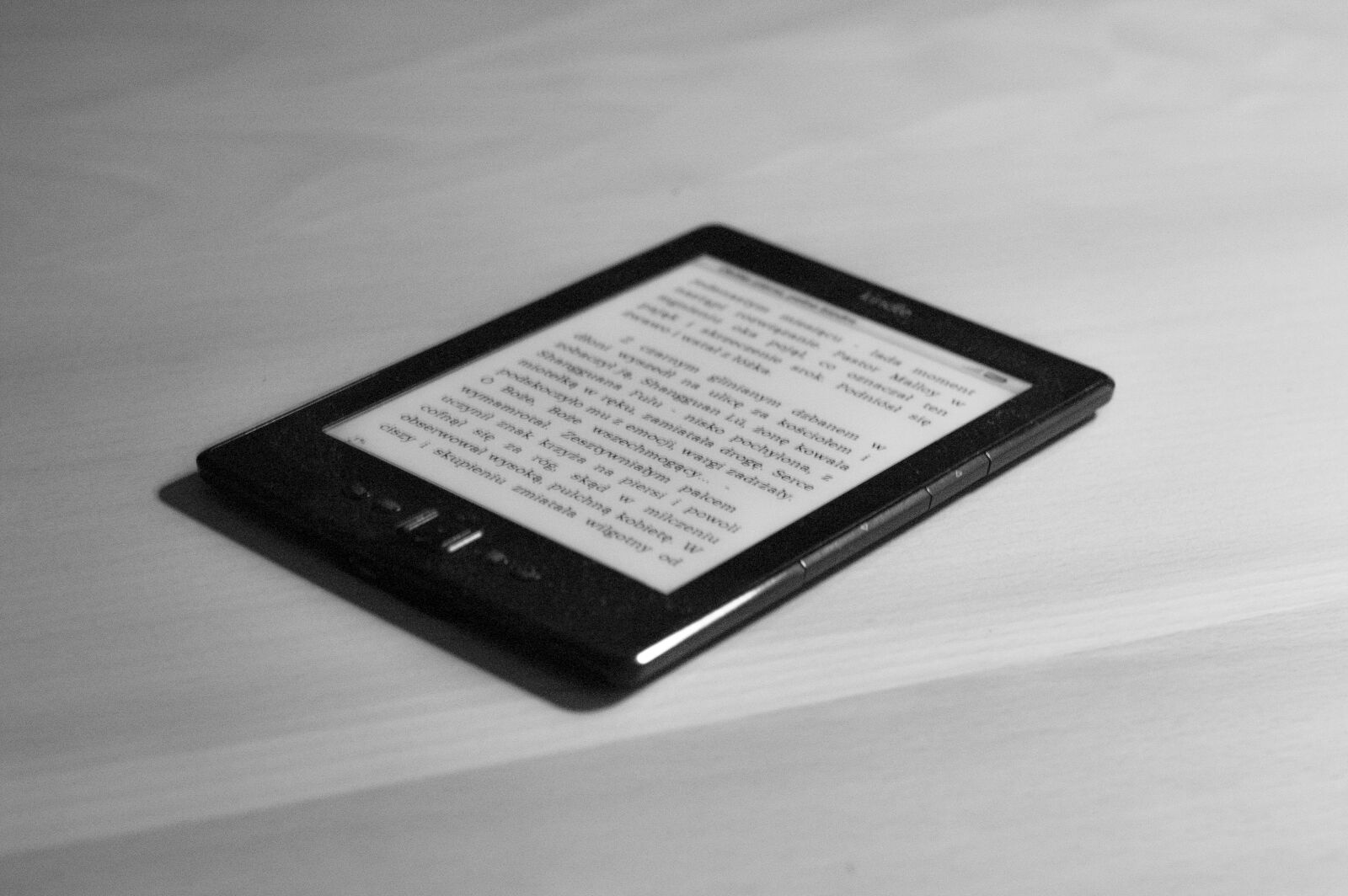 KONICA MINOLTA DYNAX 7D sample photo. Kindle, night photography