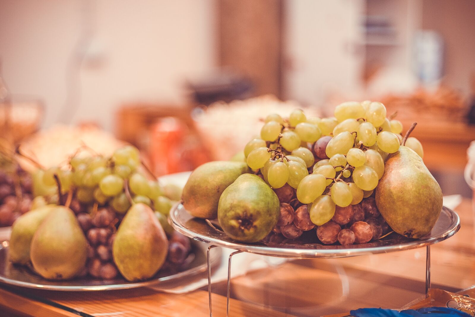 Canon EOS 5D Mark II sample photo. Fruit, grapes, nutrition photography