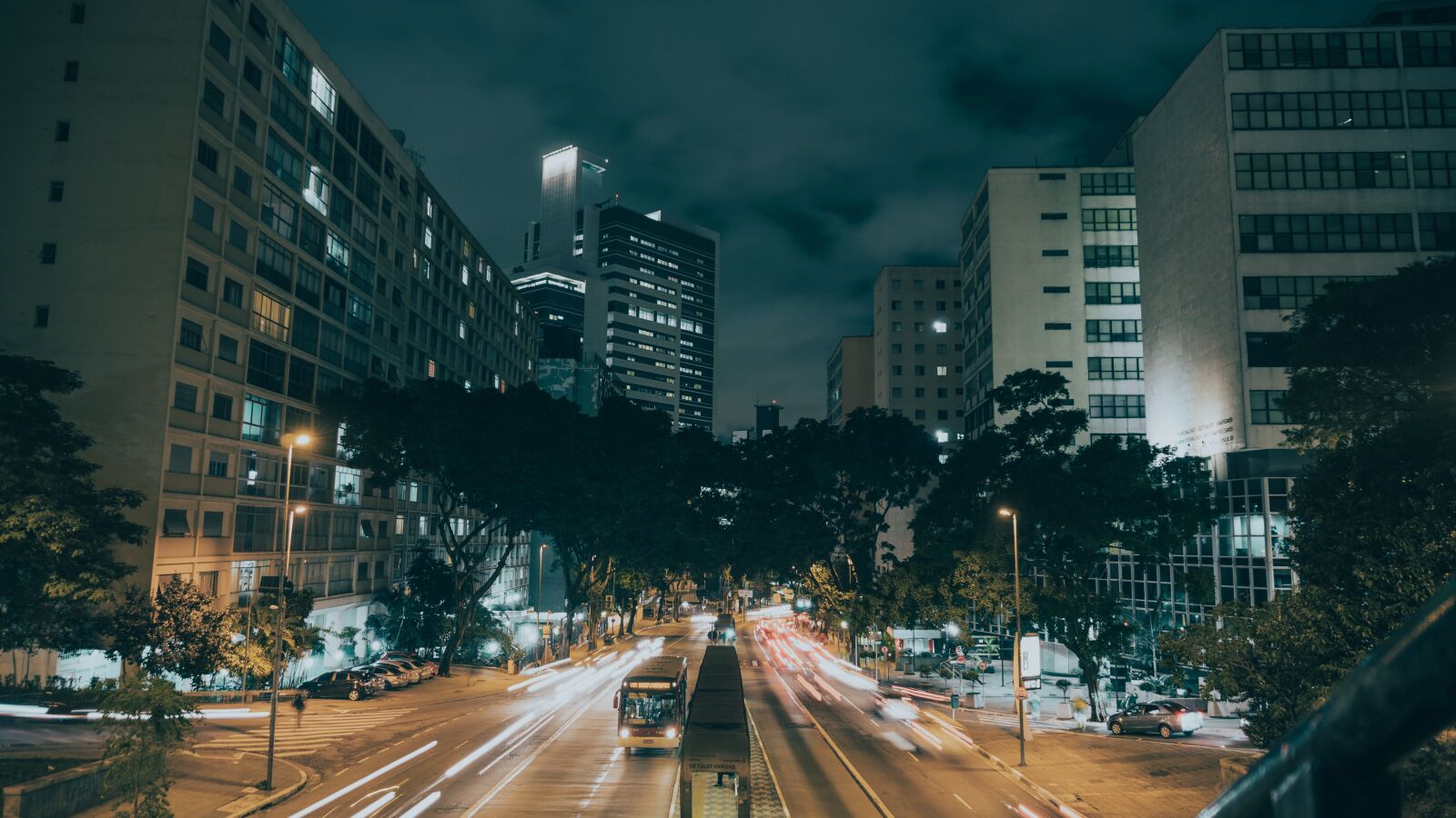 Sony a6300 sample photo. Urban, city, establishment photography