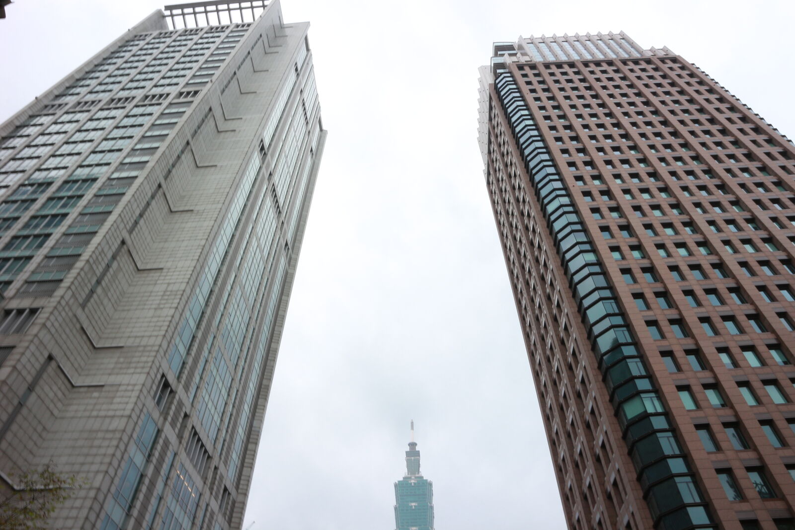 Canon EOS M sample photo. Low, angle, view, of photography