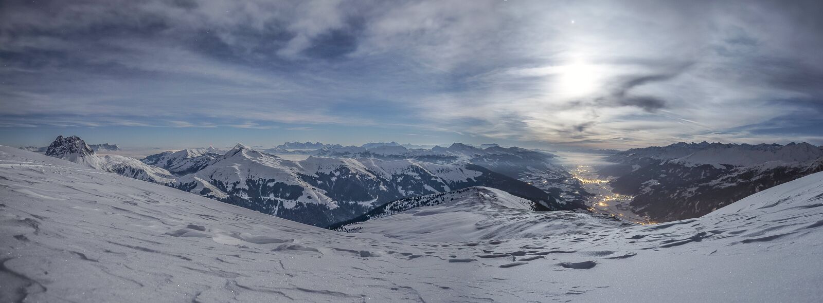 Canon EF 16-35mm F4L IS USM sample photo. Clouds, mountains, cold photography