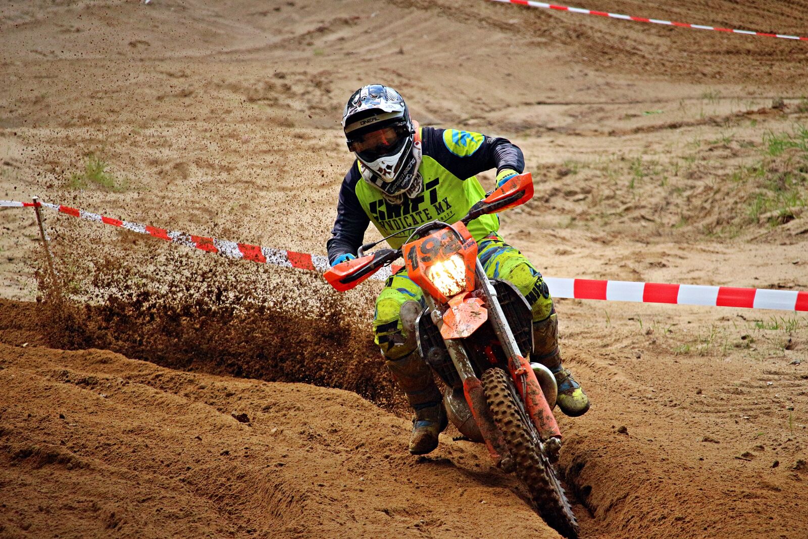 Canon EOS 100D (EOS Rebel SL1 / EOS Kiss X7) sample photo. Motocross, enduro, dirtbike photography