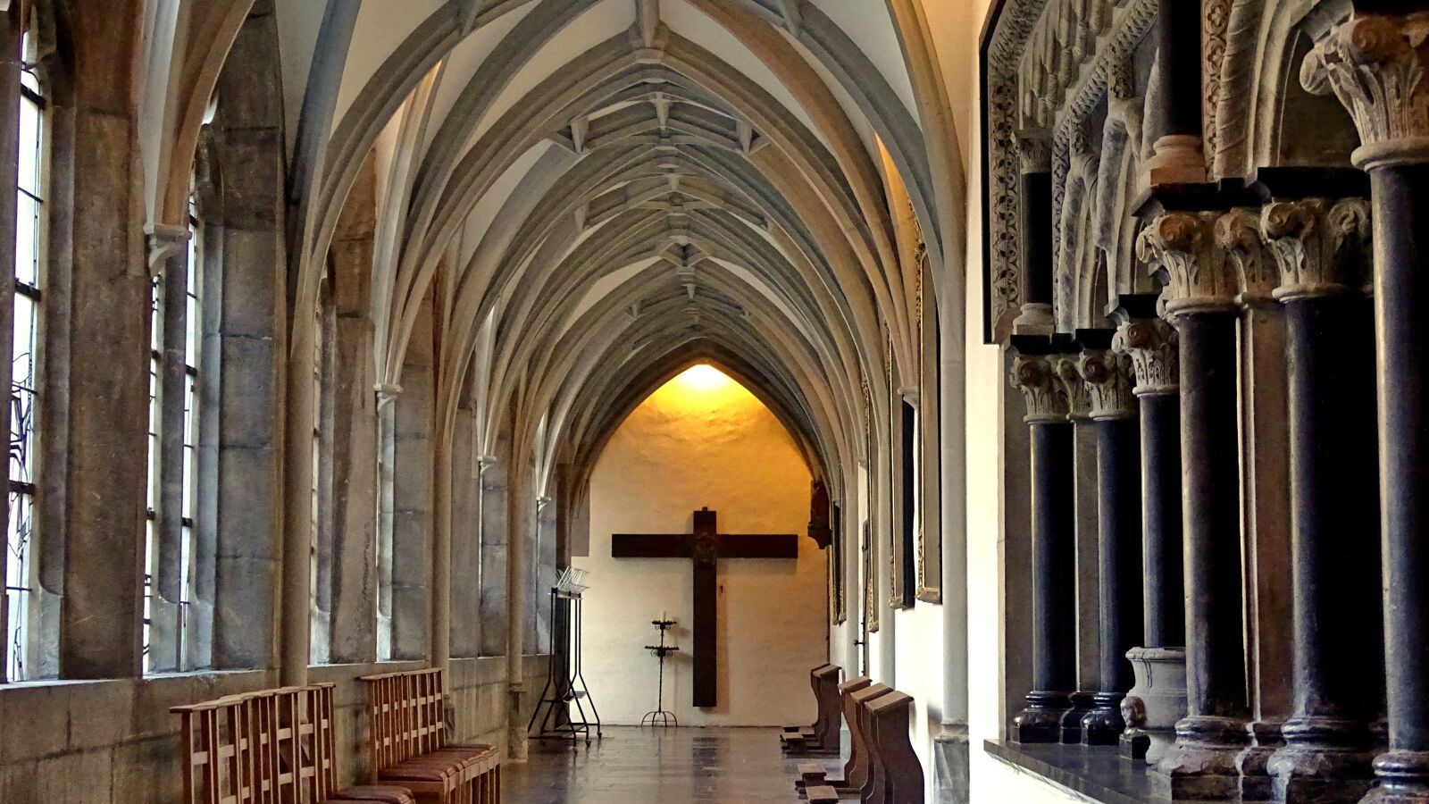 Sony Cyber-shot DSC-HX400V sample photo. Germany, aachen, dom photography